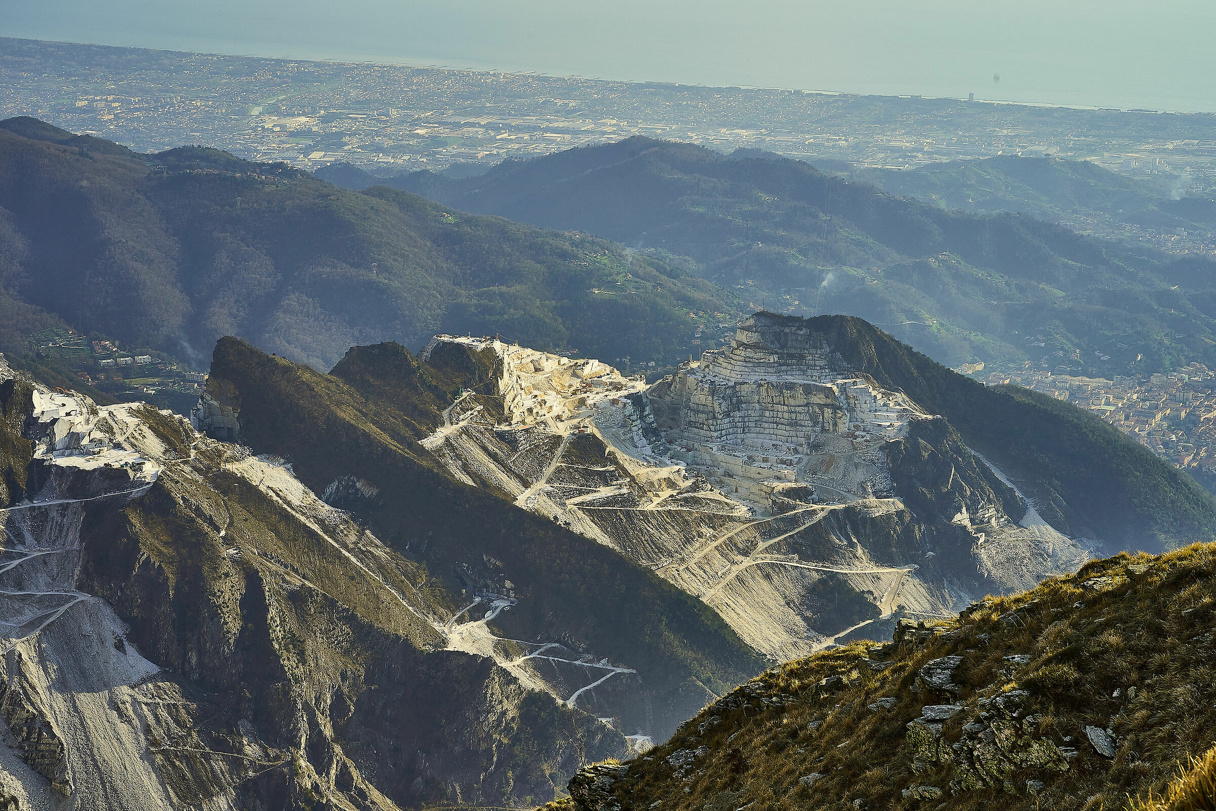 Veduta sulle cave di marmo da Campocecina