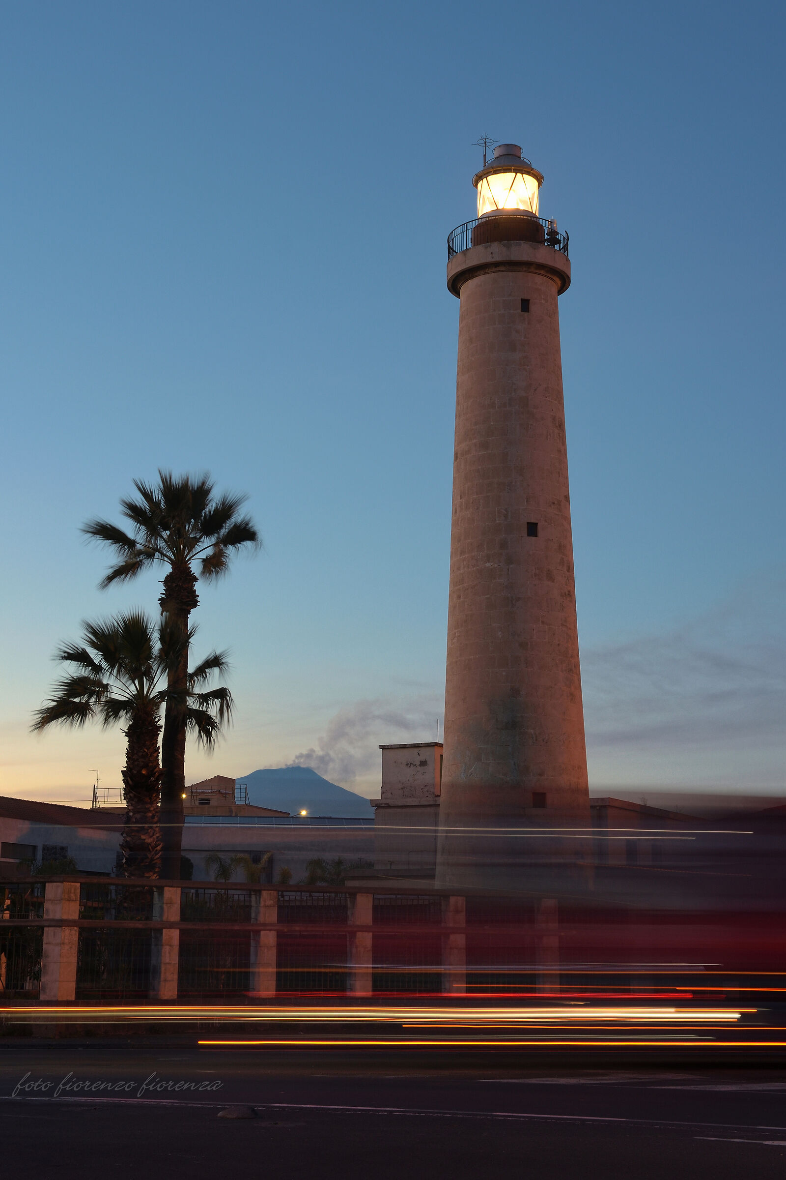Un faro in mezzo al traffico