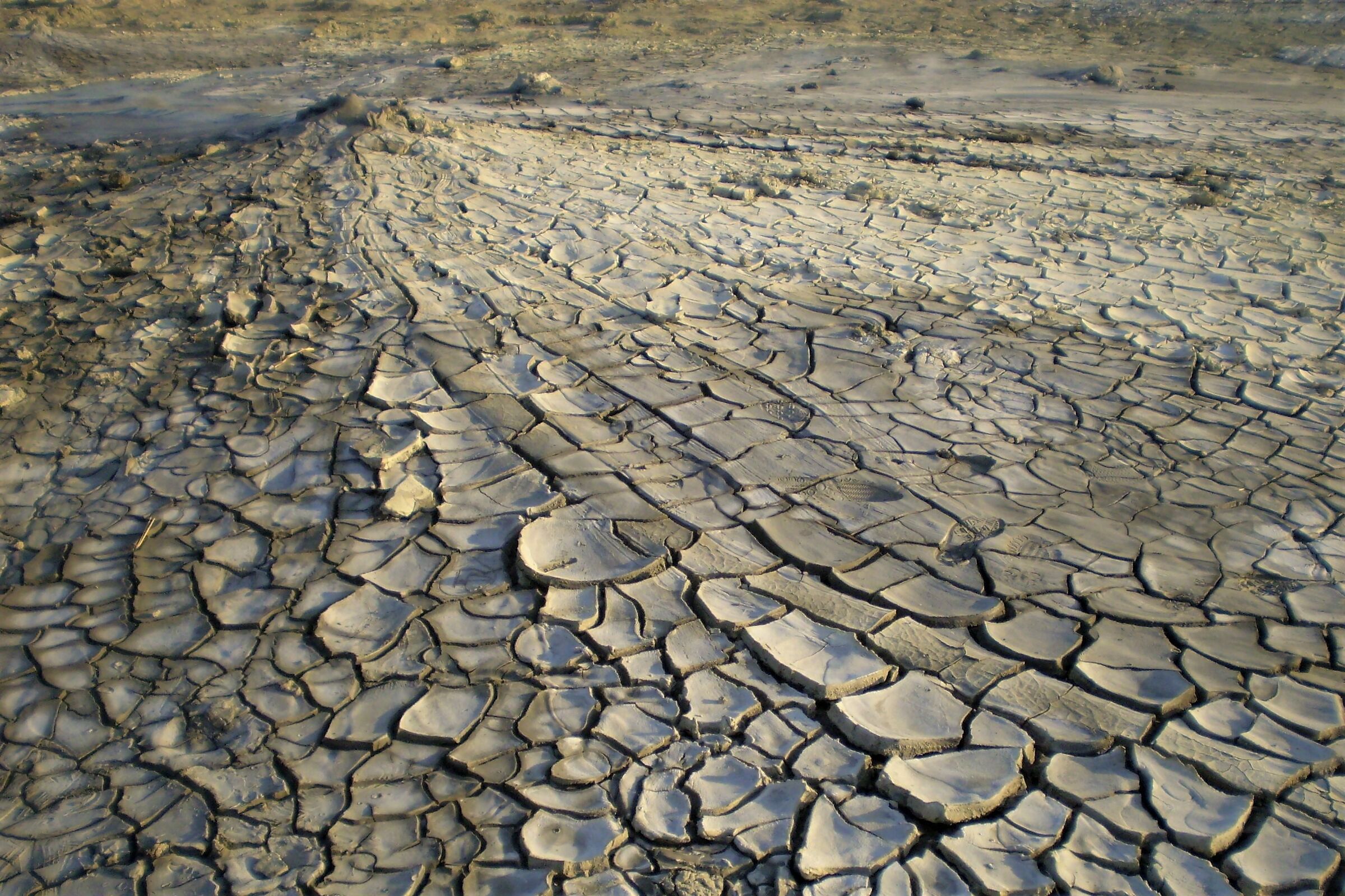Small volcanoes grow