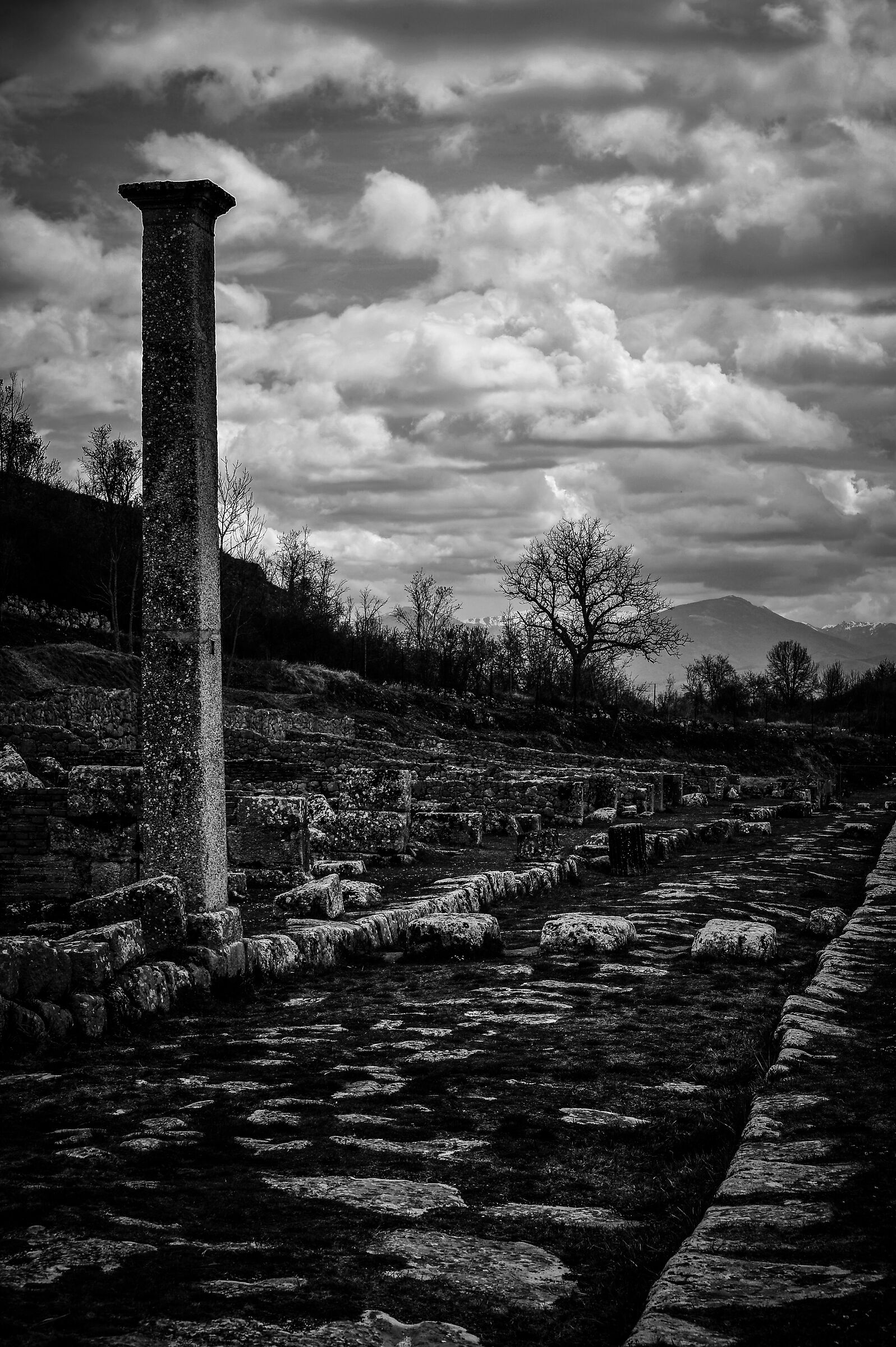 La Via dei Pilastri...