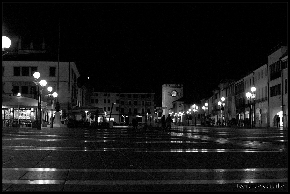 Piazza Ferretto by night (Mestre-Venezia)