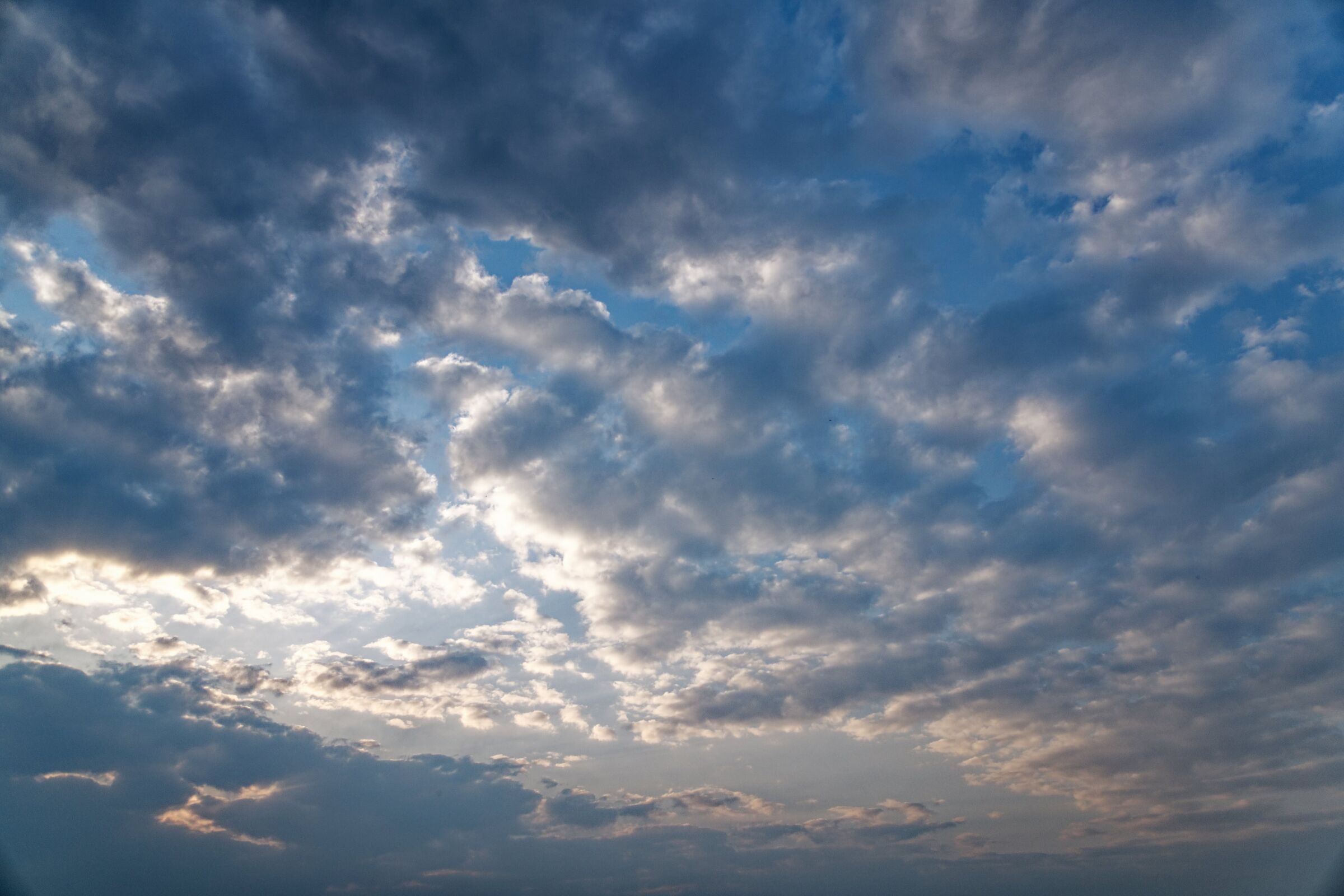 Anche il cielo è triste