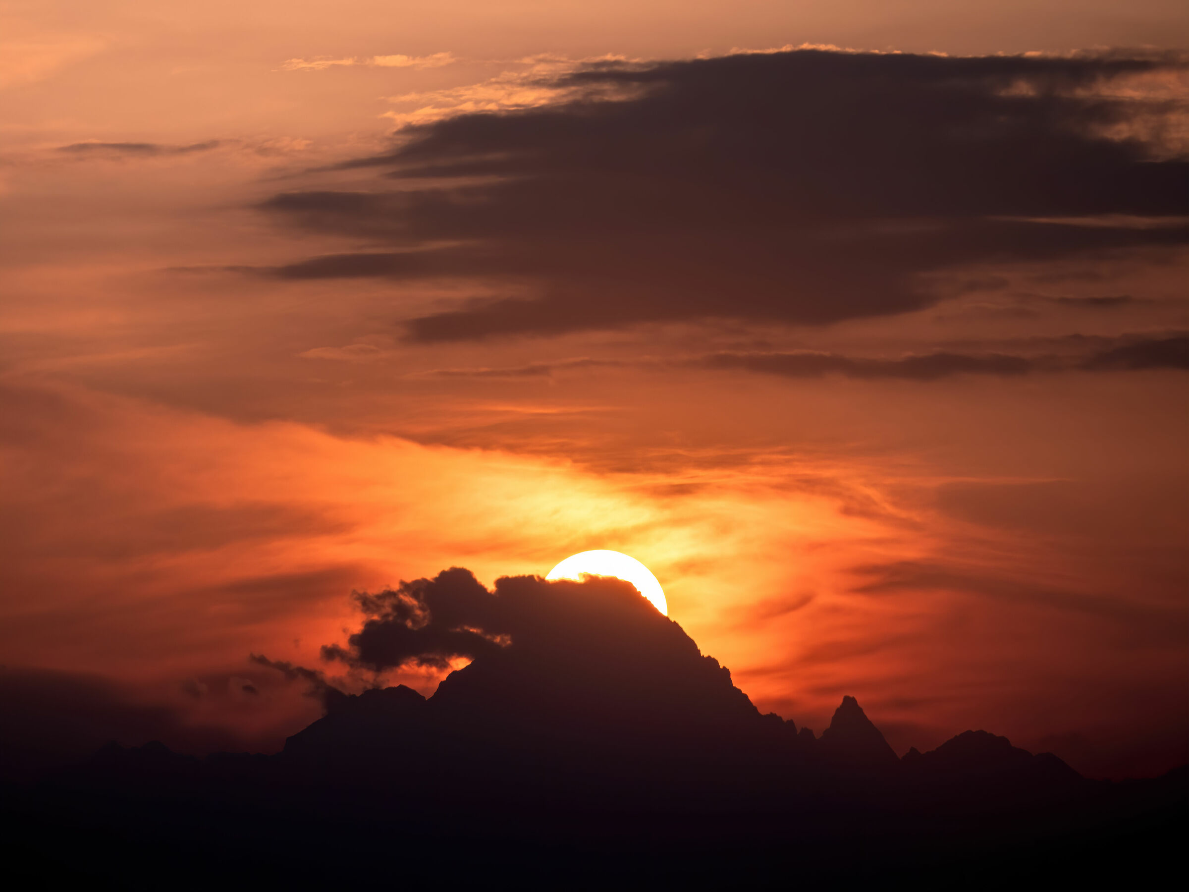 Il Monviso va a fuoco!