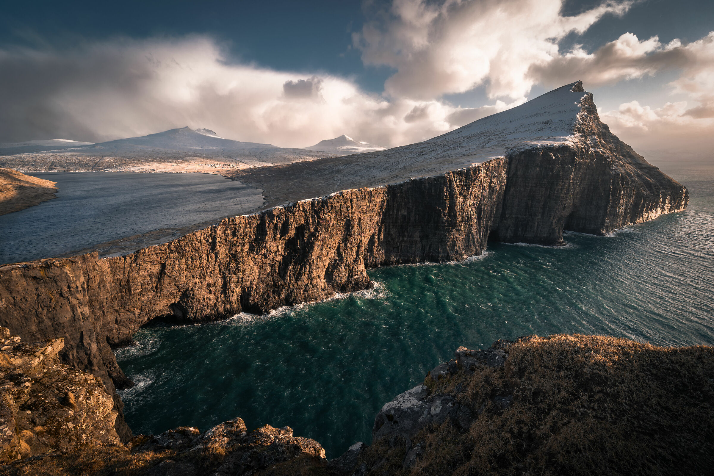 Il lago sospeso sull'oceano