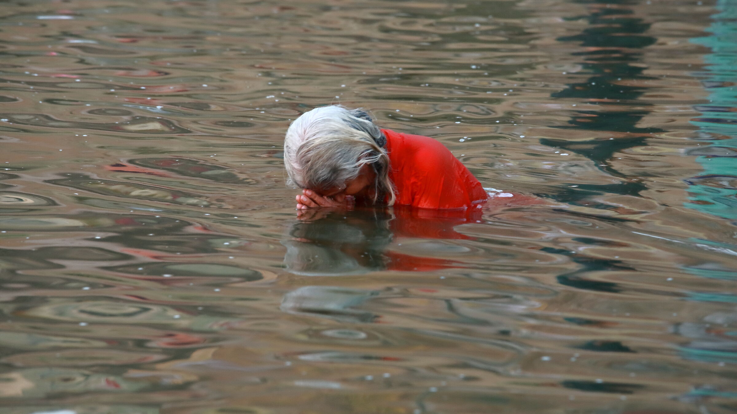 Saluto al Sole, Varanasi, India