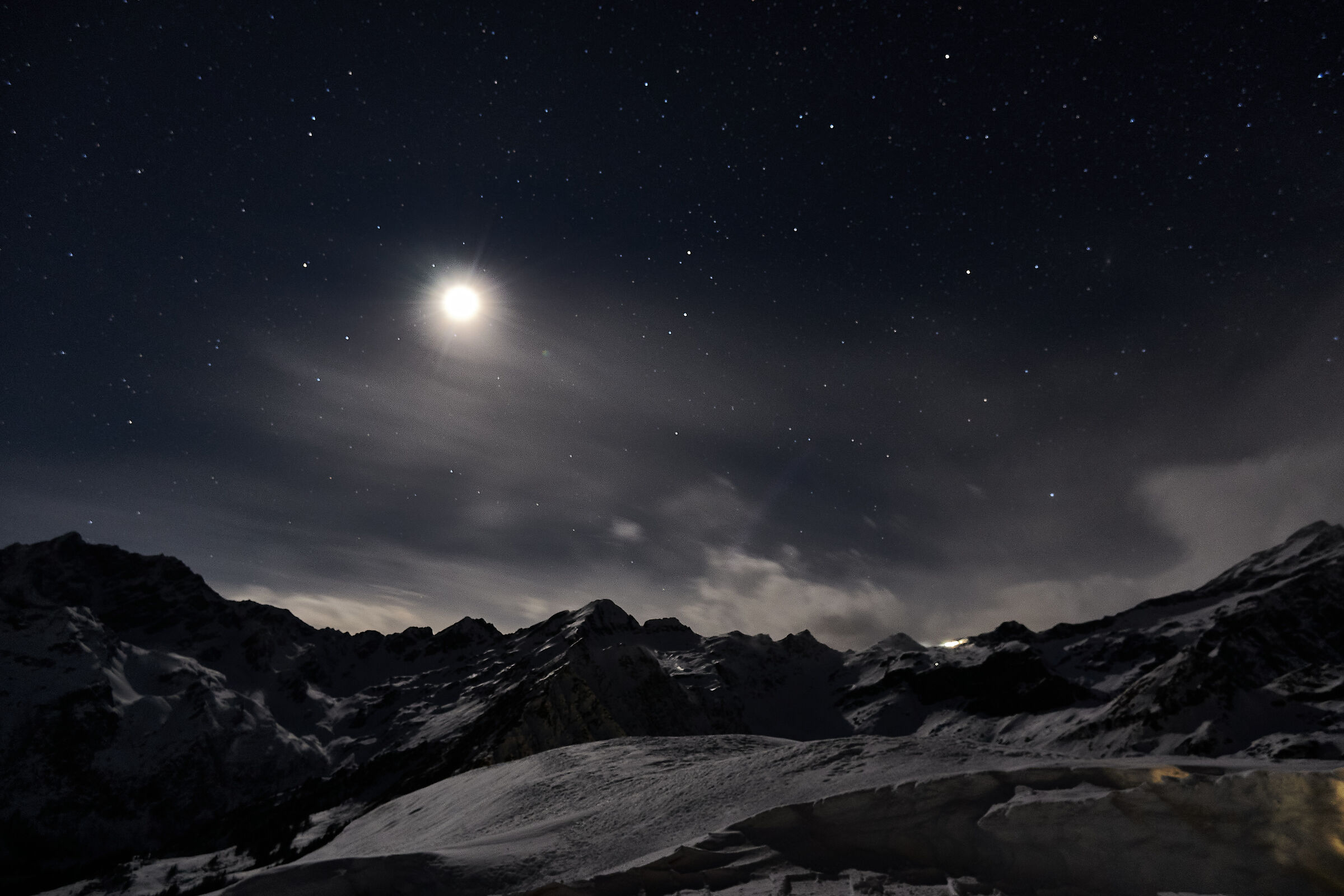 Luna sul Monte rosa