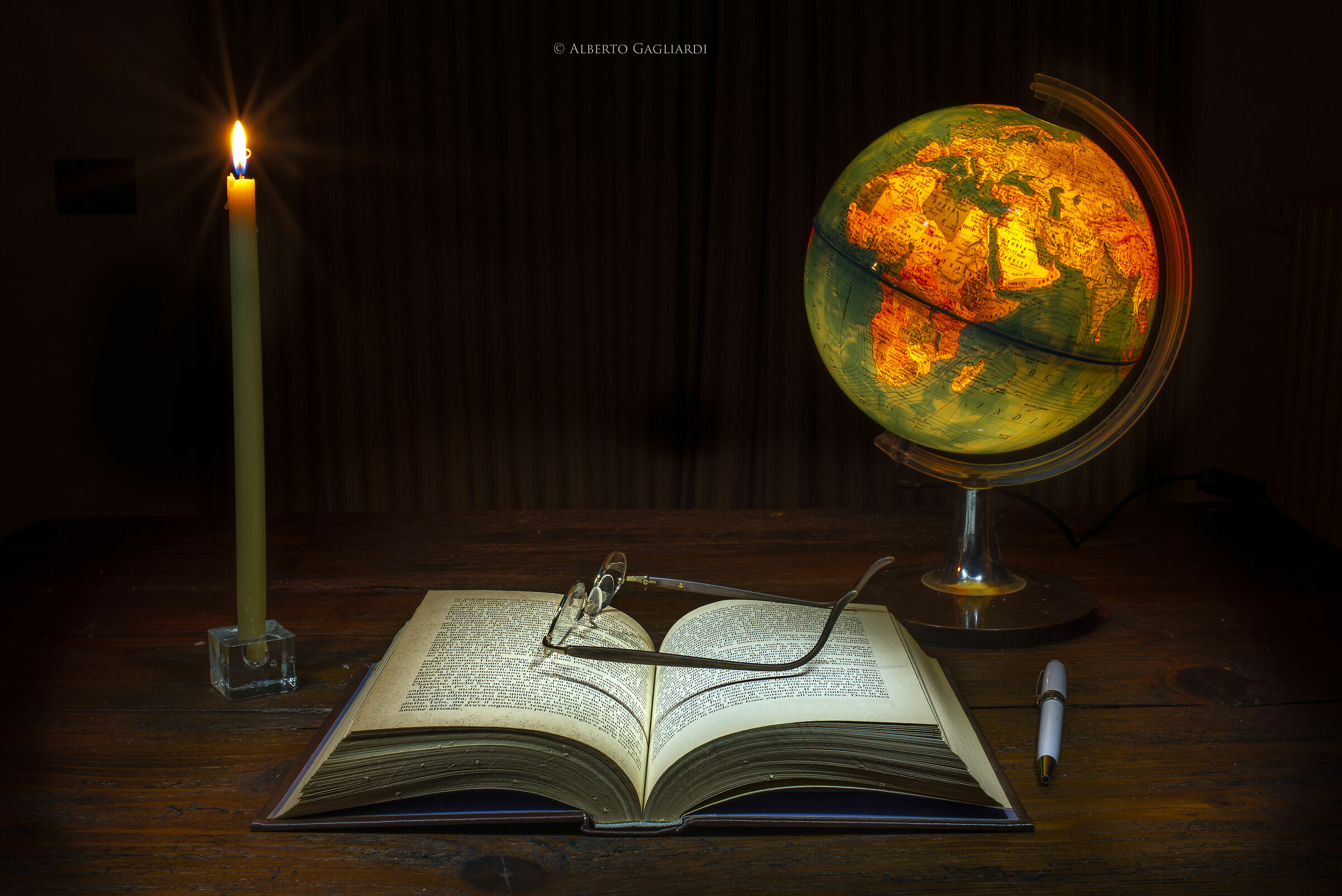 La luce è debole, ma il mondo va avanti lo stesso