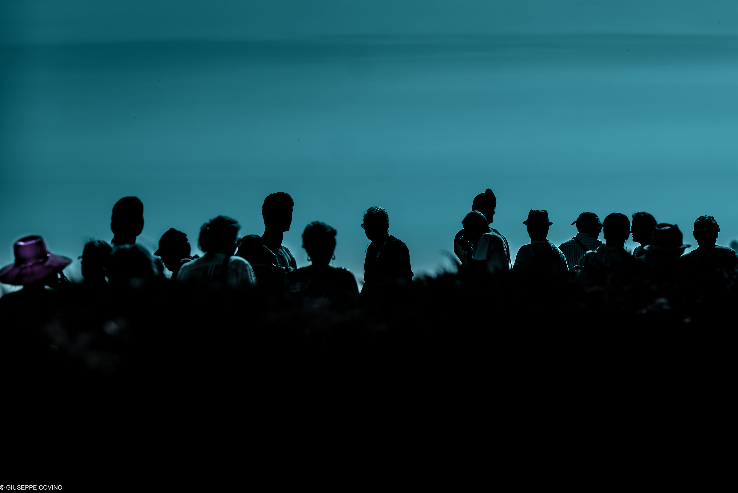 Tutti al mare.(con tre intrusi e un cappellino fuchsia)