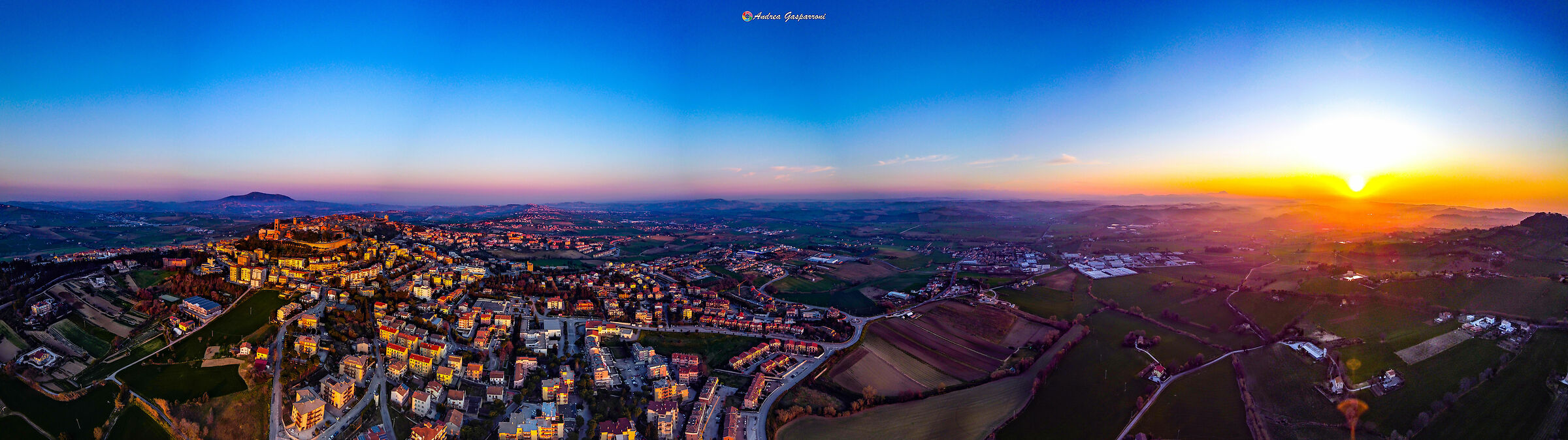 Overview of Osimo (An) during sunset