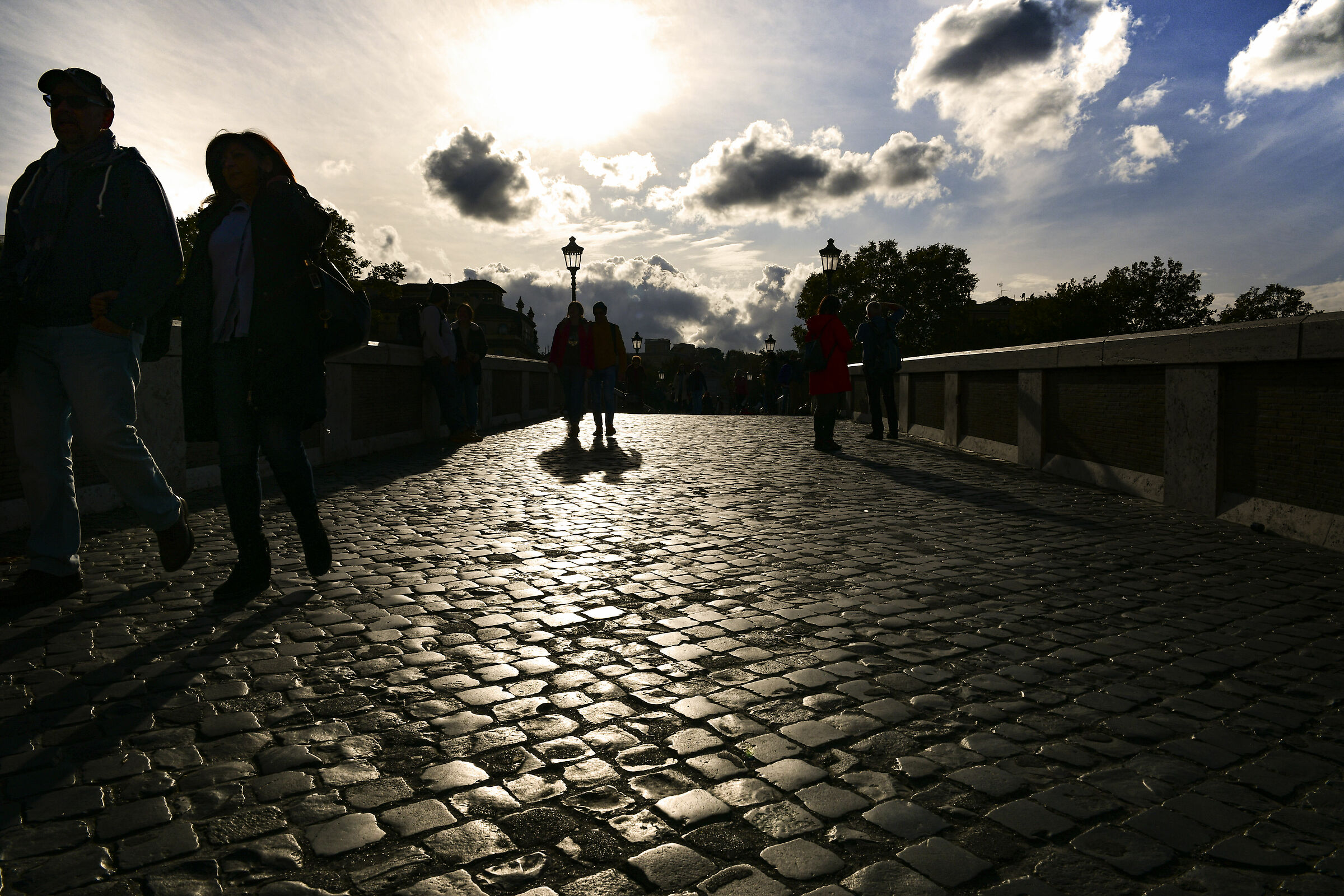 Roma, ponte sisto in controluce