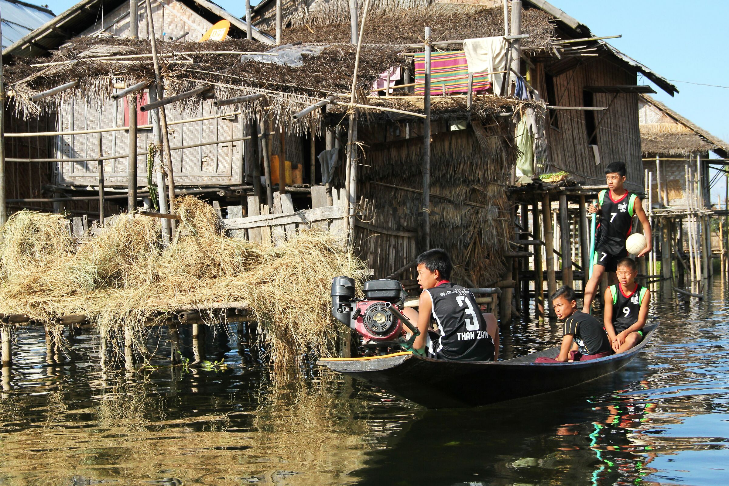 Lake Inle: Desperate search for a volleyball court