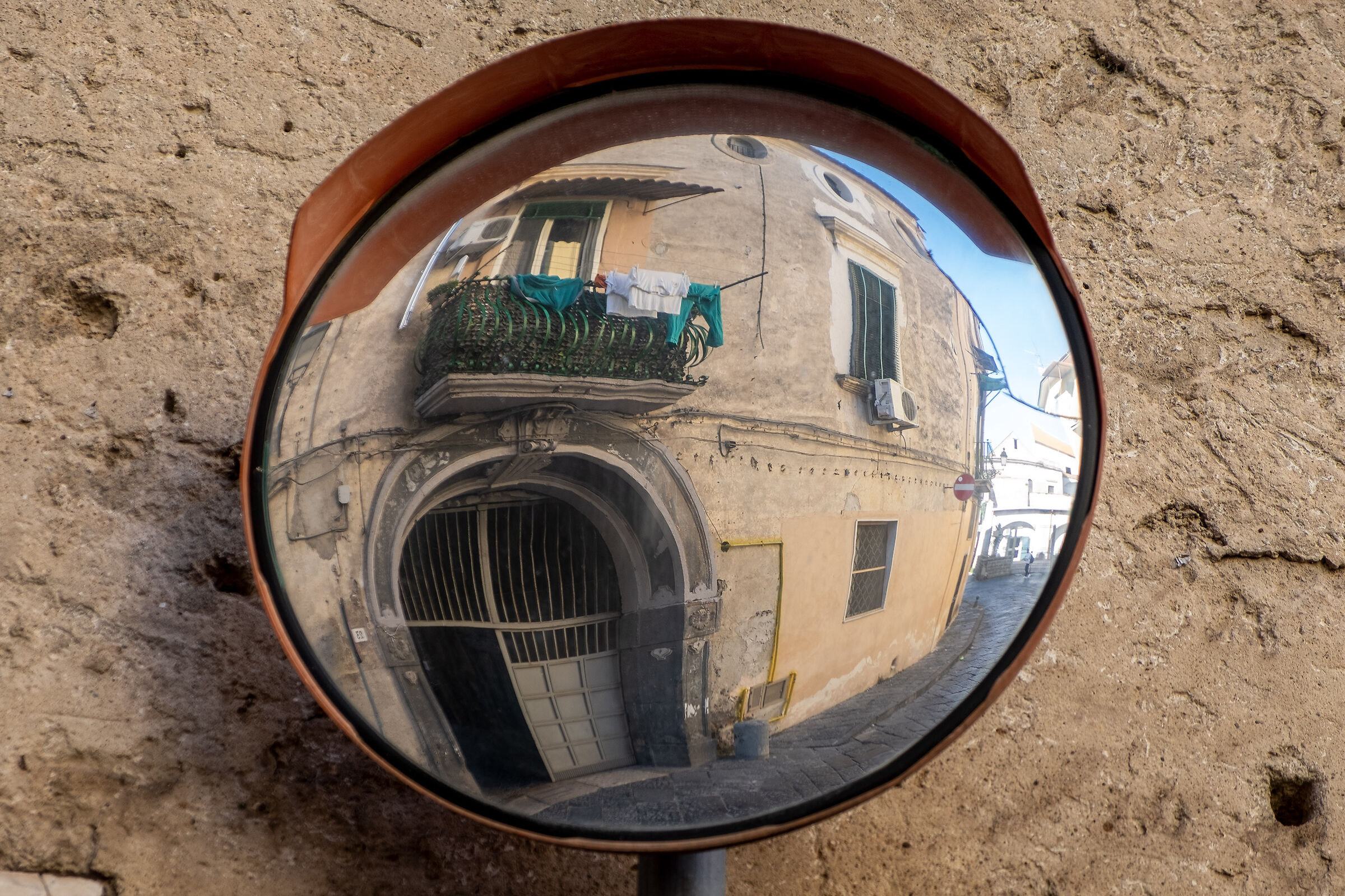 La storia nello specchio