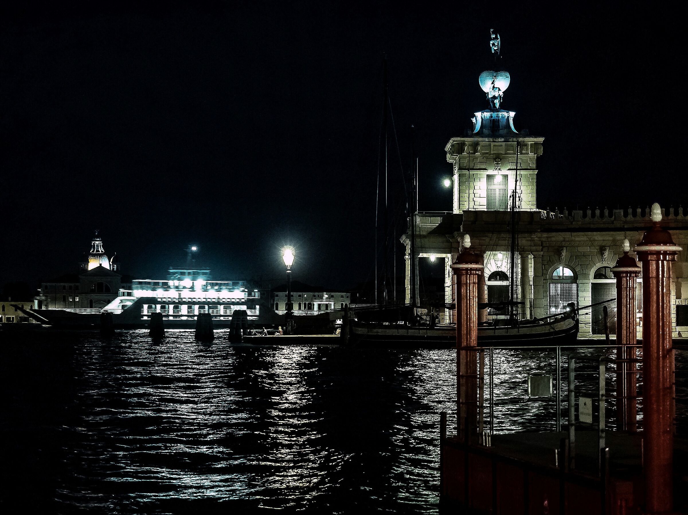 From the vaporetto to St Mark's Square
