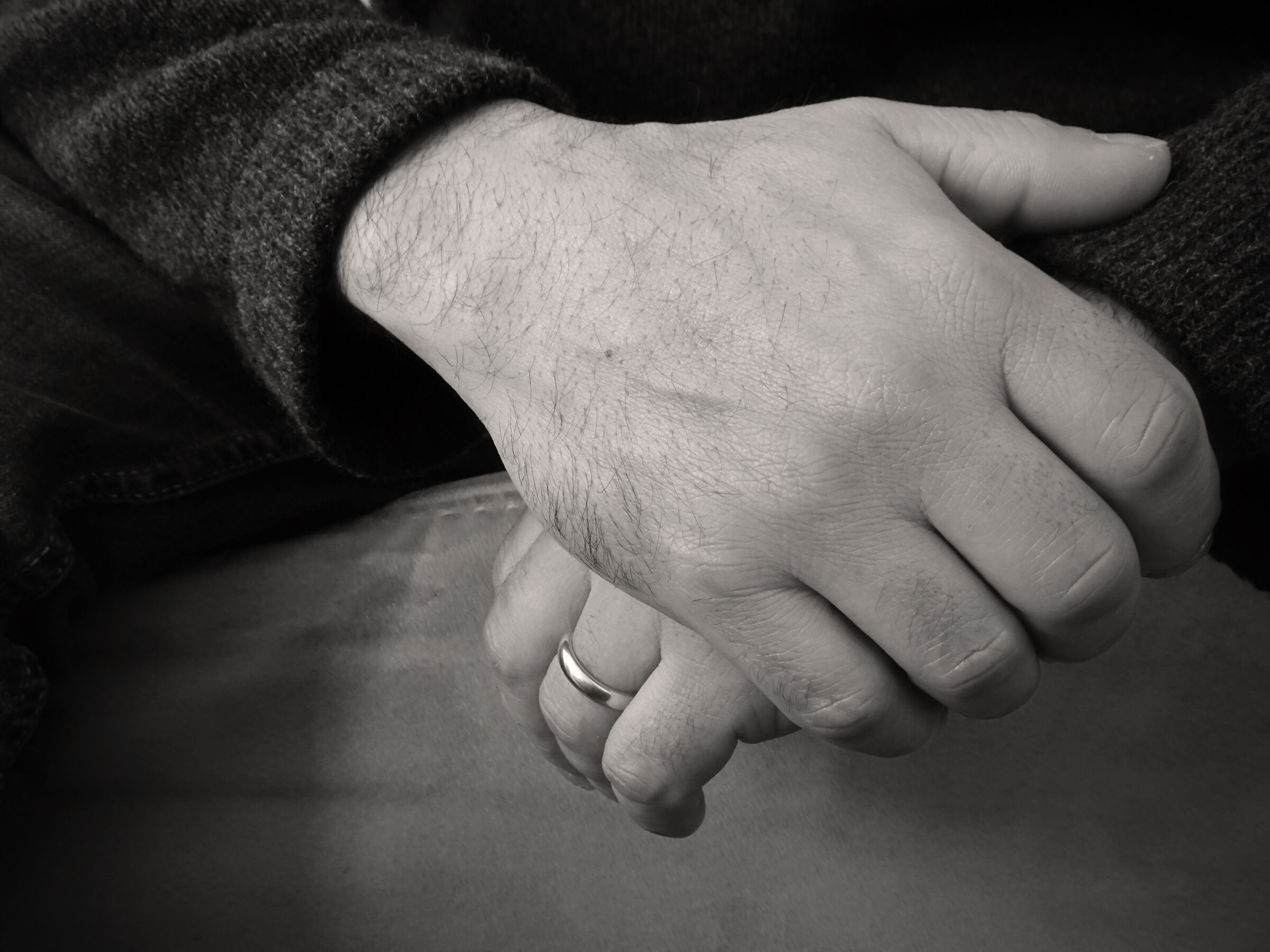 stare con le mani in mano