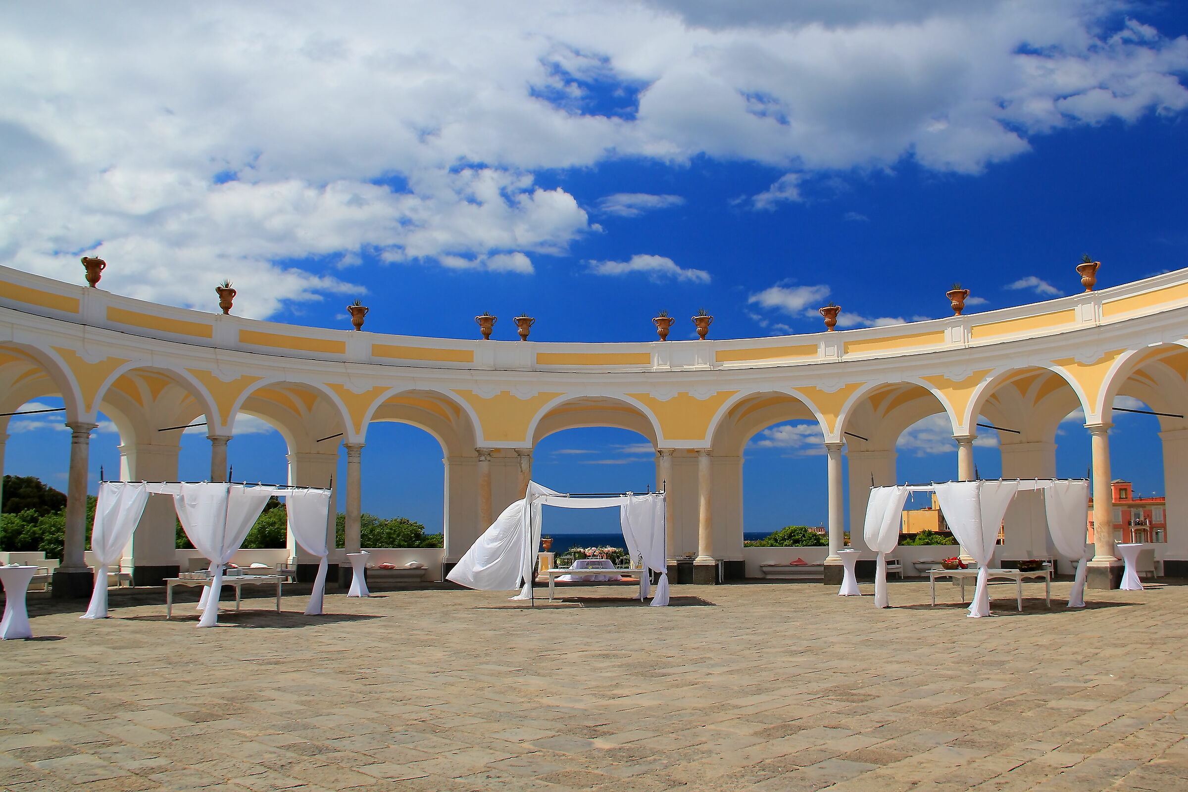 Villa Campolieto. Il porticato del Vanvitelli