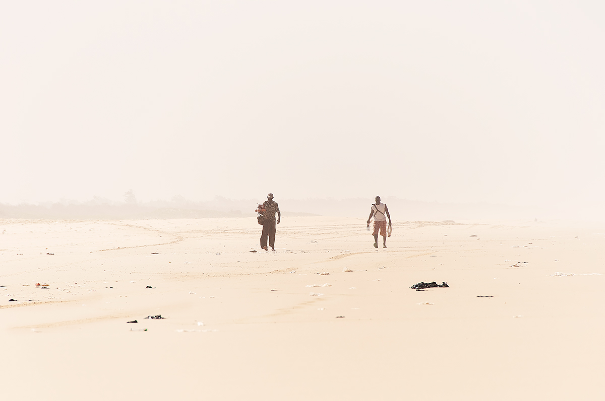 Sellers on Dakar beach (Senegal)