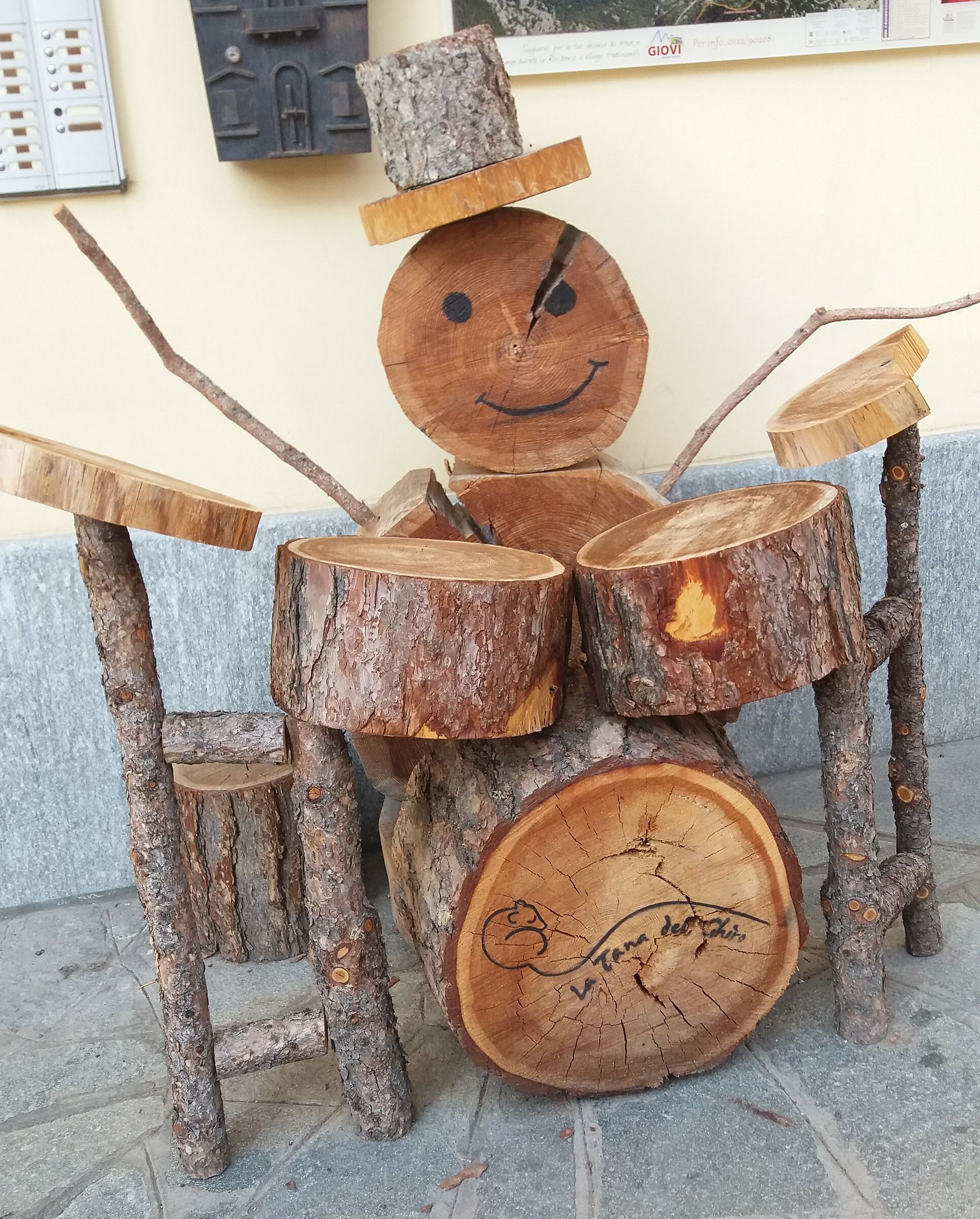 drummer of... Wood