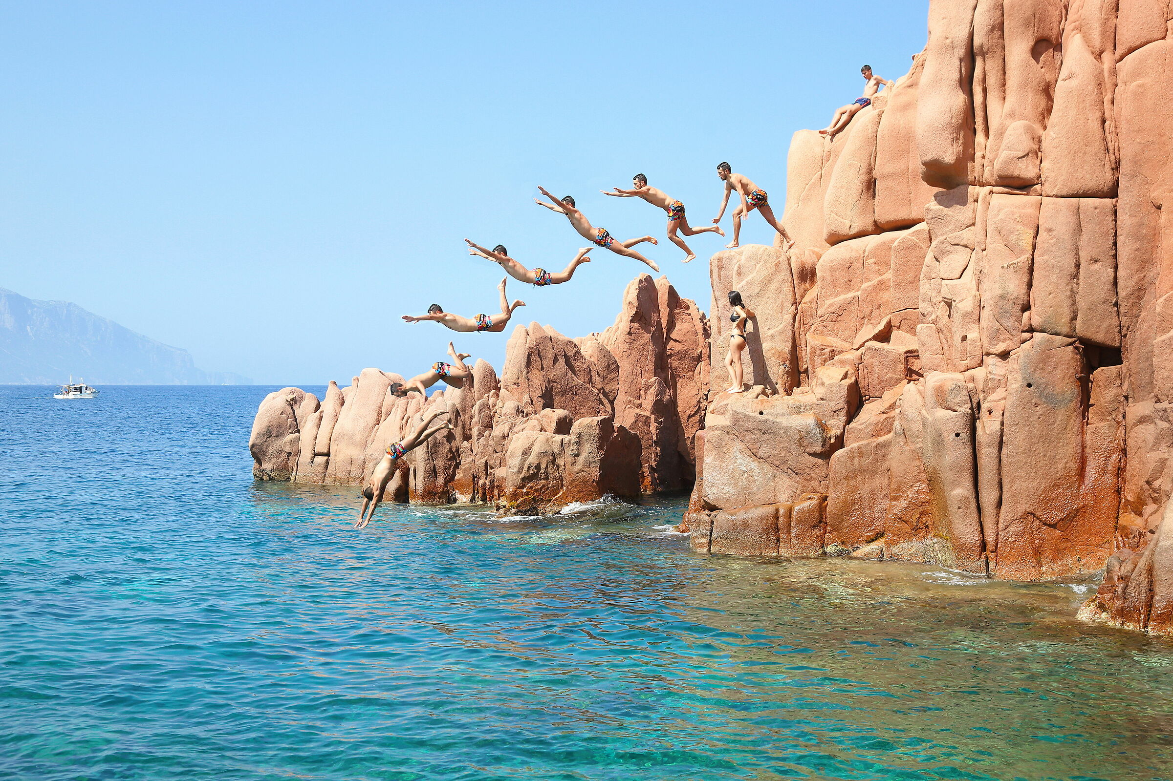 Un tuffo dalle Rocce Rosse