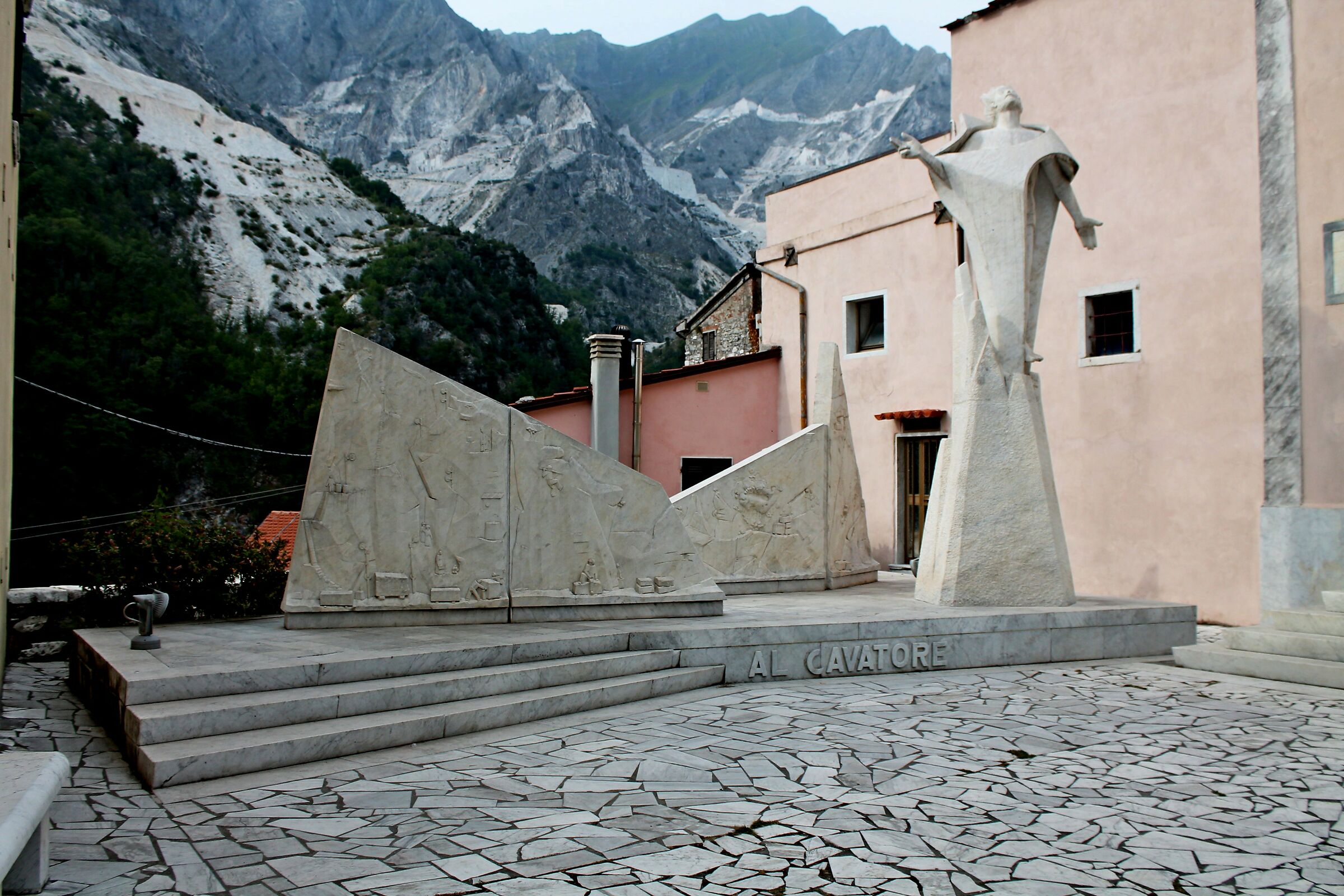 CAVATORE MONUMENT