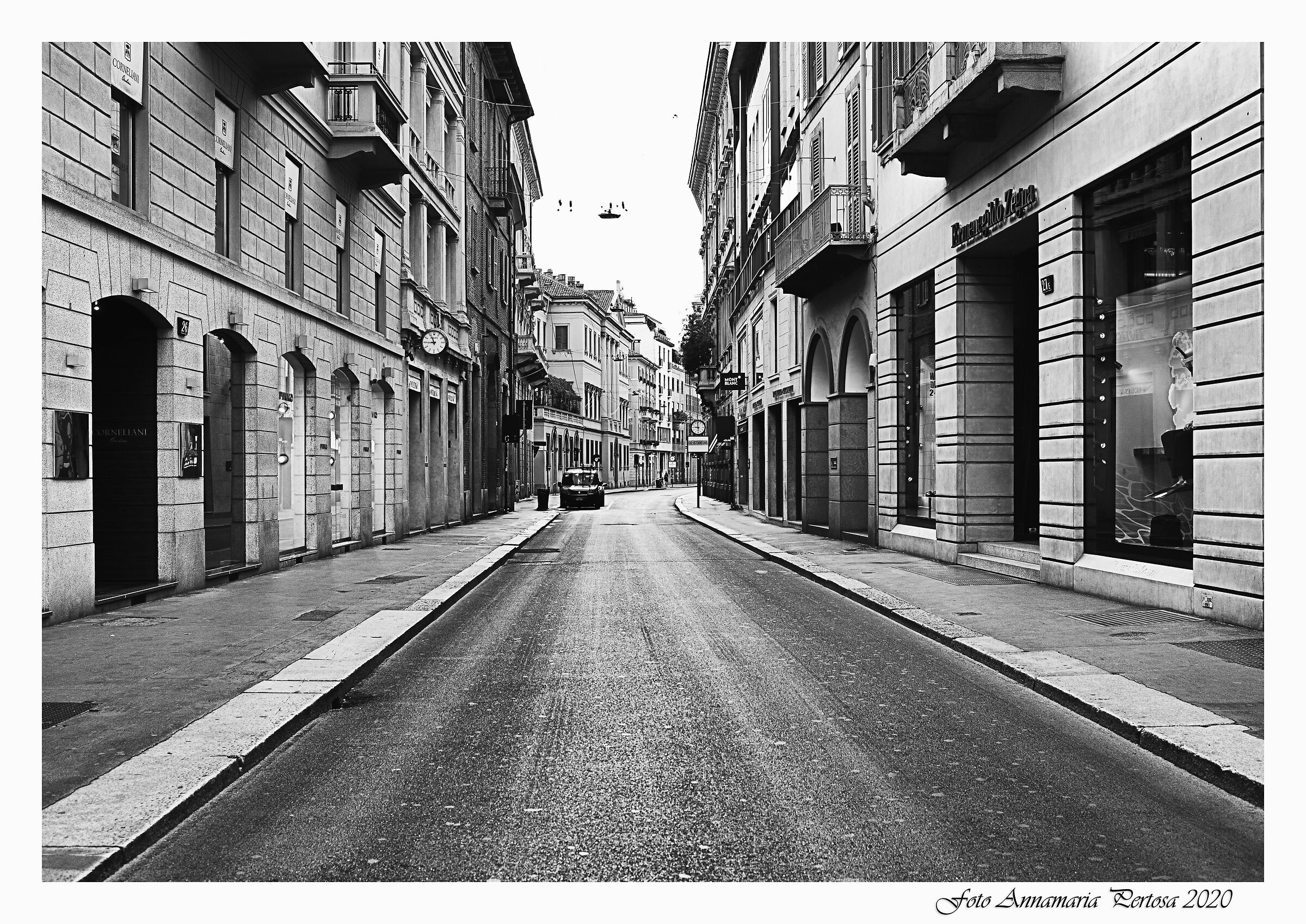 Milano deserta e silenziosa