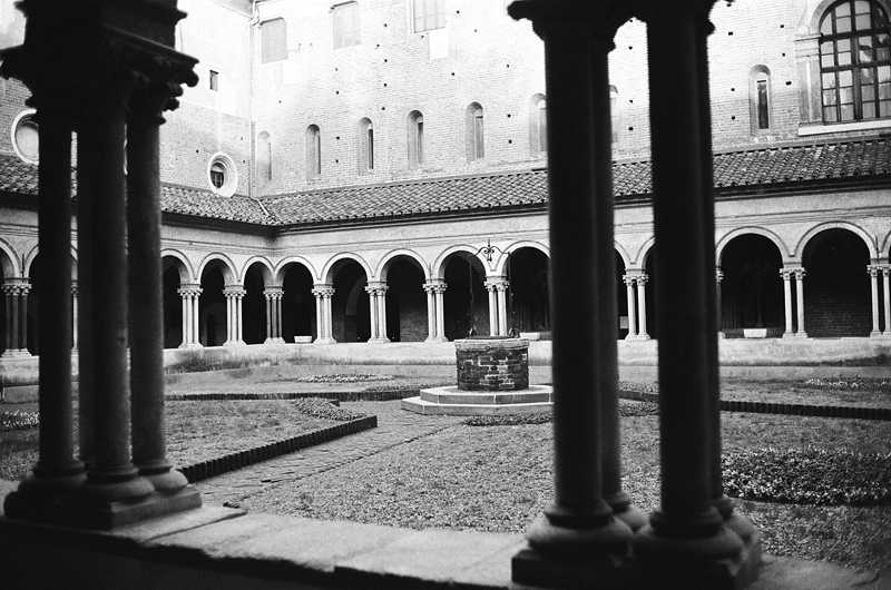 cloister of Sant'Andrea Vercelli