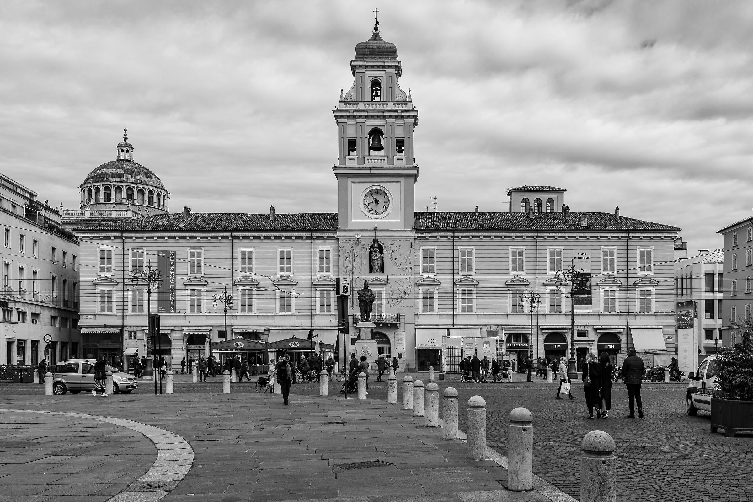 Piazza Giuseppe Garibaldi - 3