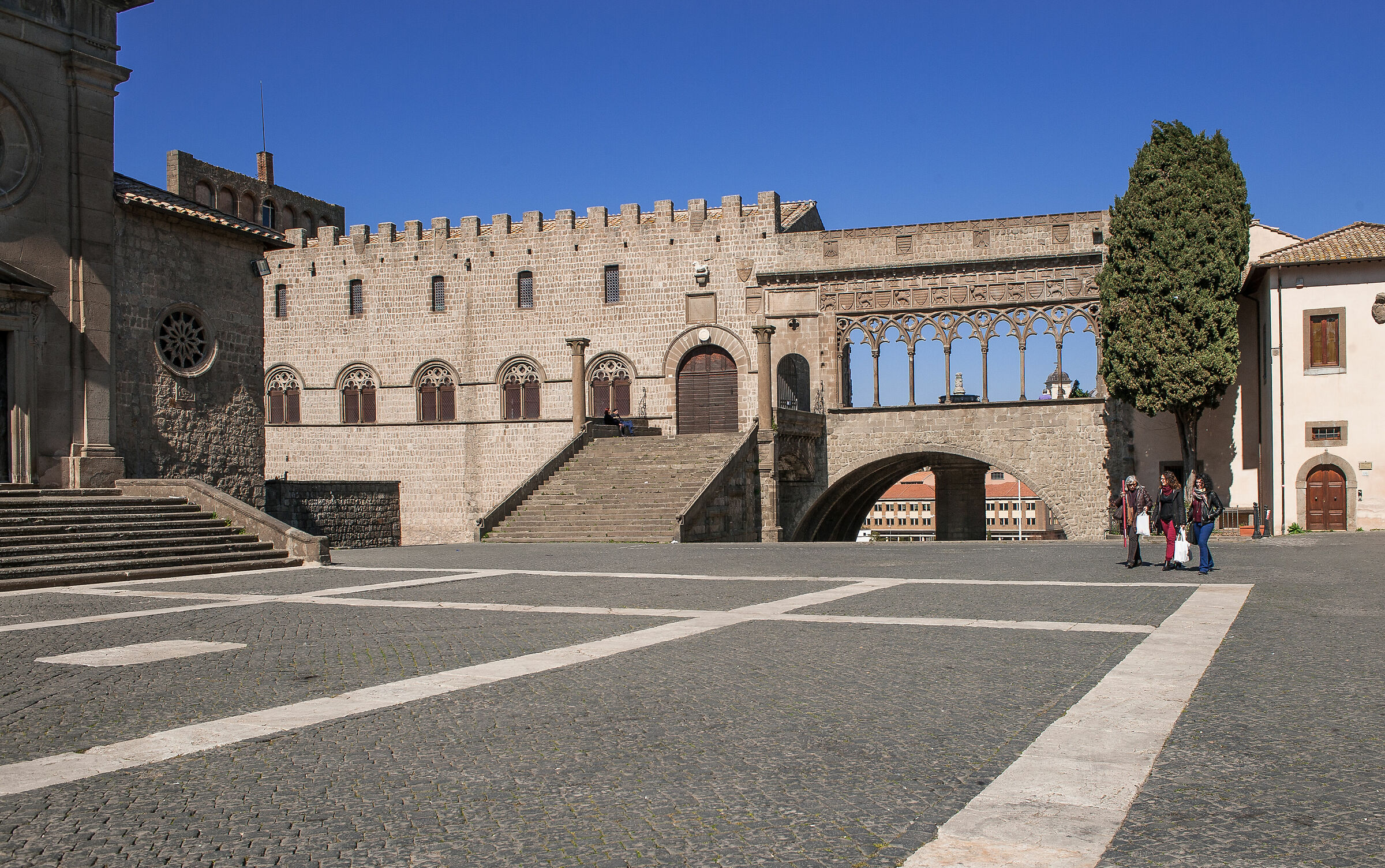 Squares of Italy-Viterbo,P.za S.Lorenzo/Palace of the Popes