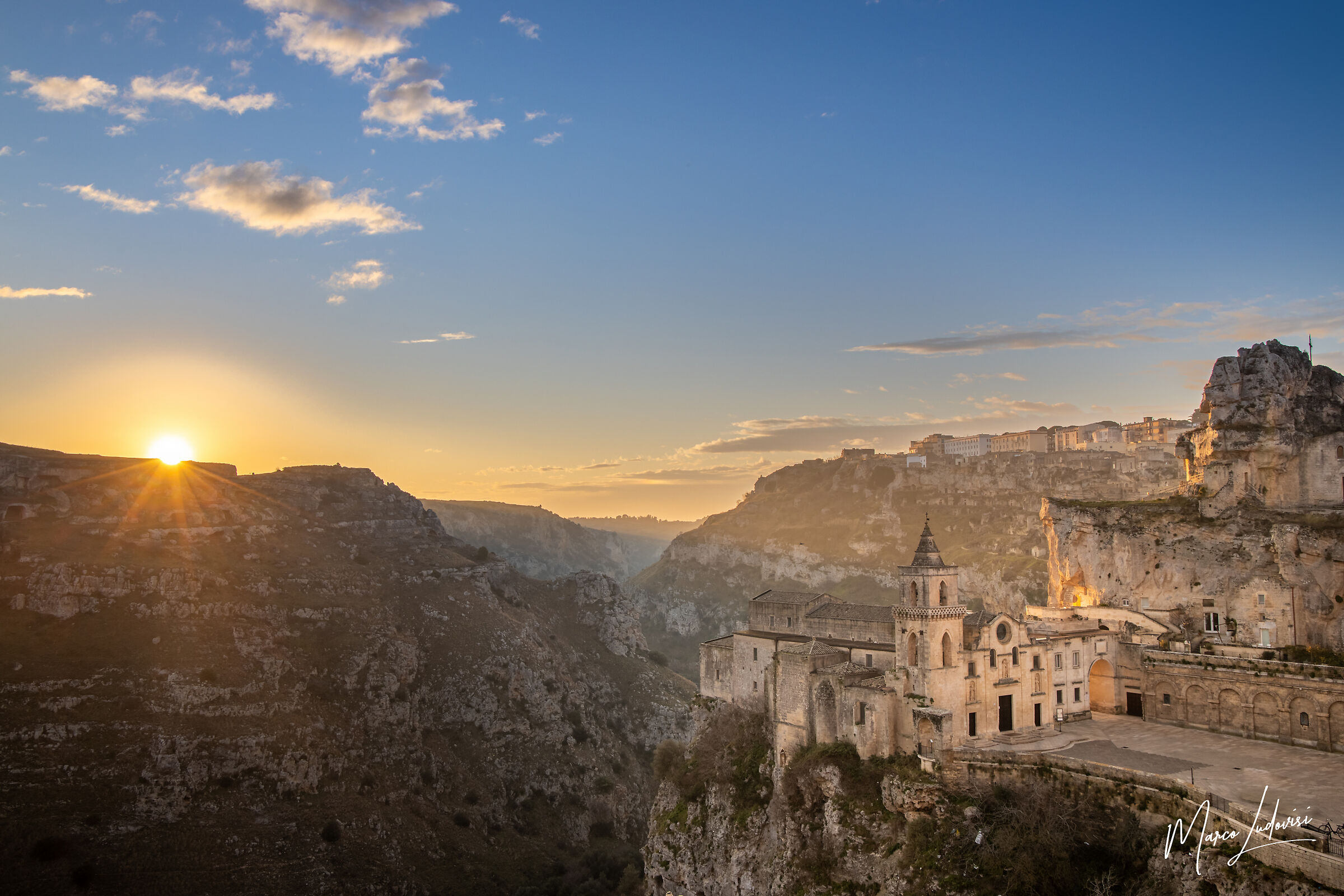 Alba sui Sassi di Matera