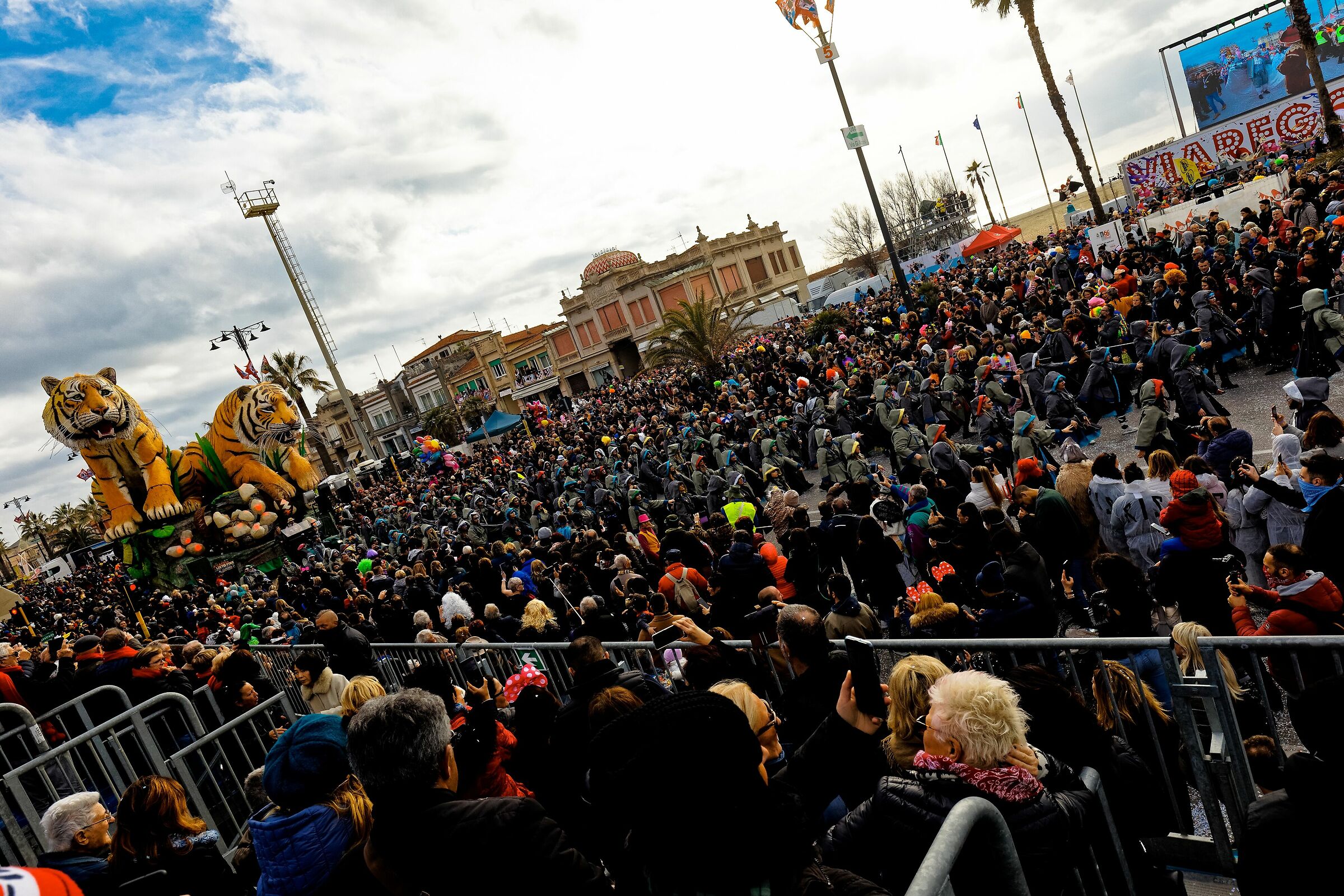 L'ultima volta con tanta gente intorno