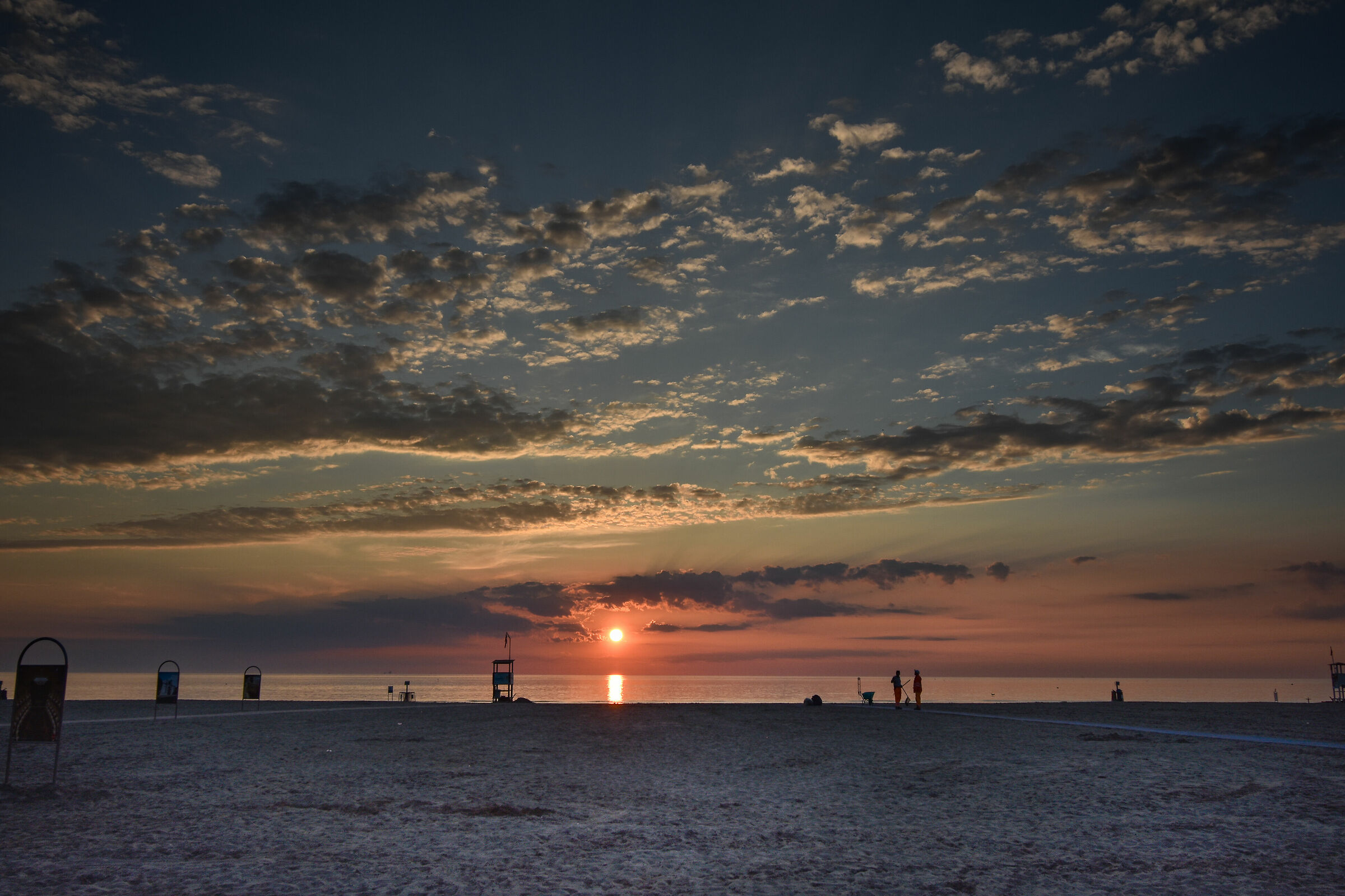 Alba sul mare Adriatico