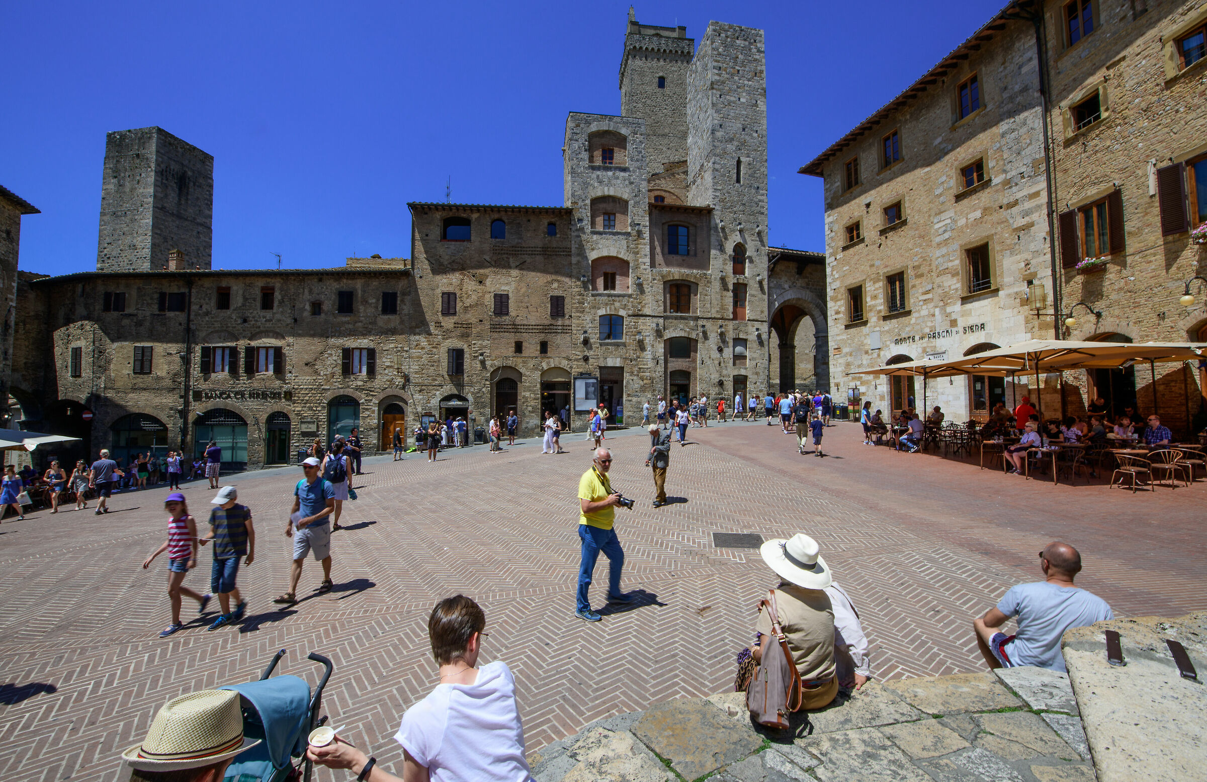 Squares of Italy-S. Gimignano (Yes),Cistern Square