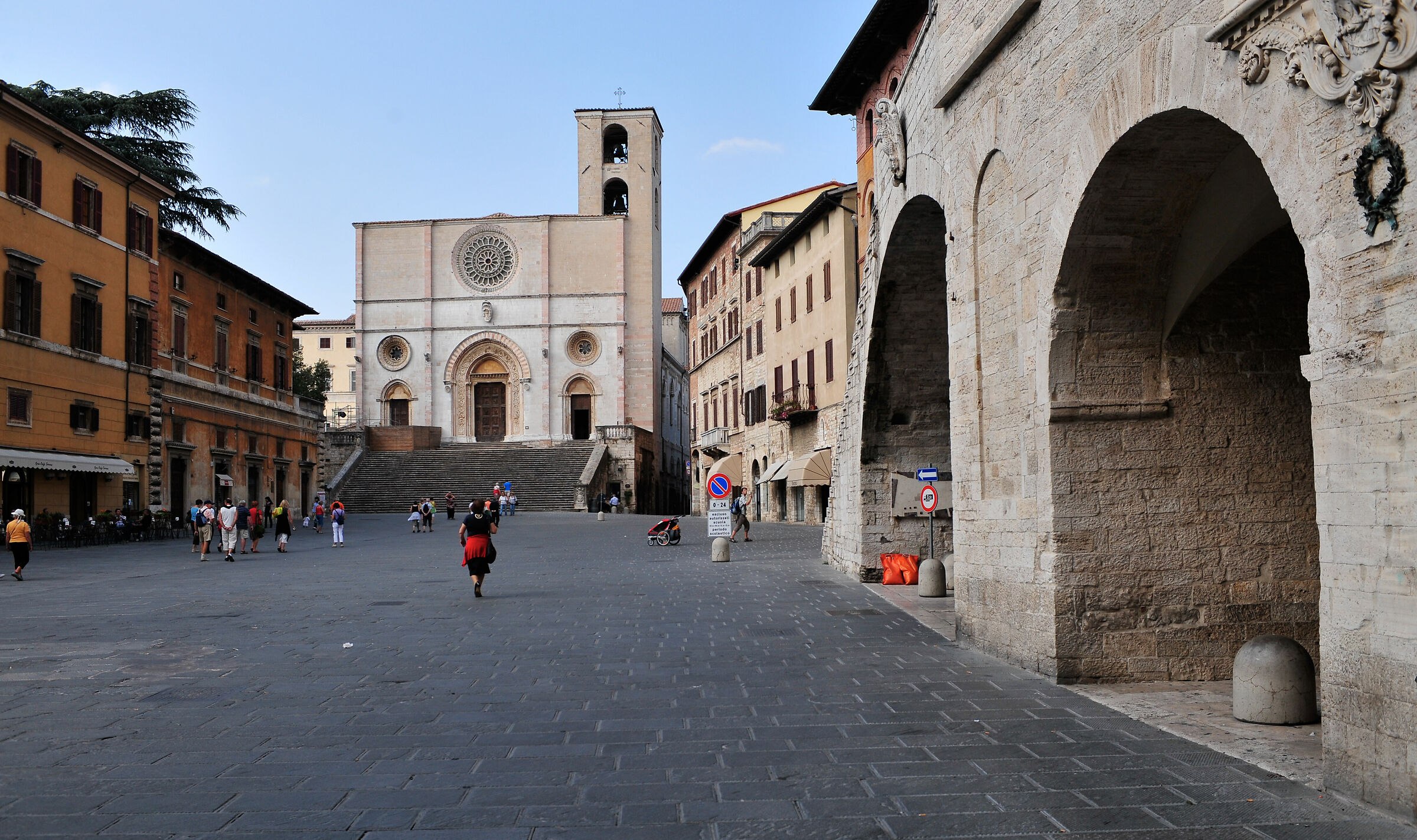 Squares of Italy-Todi (Pg),People's Square