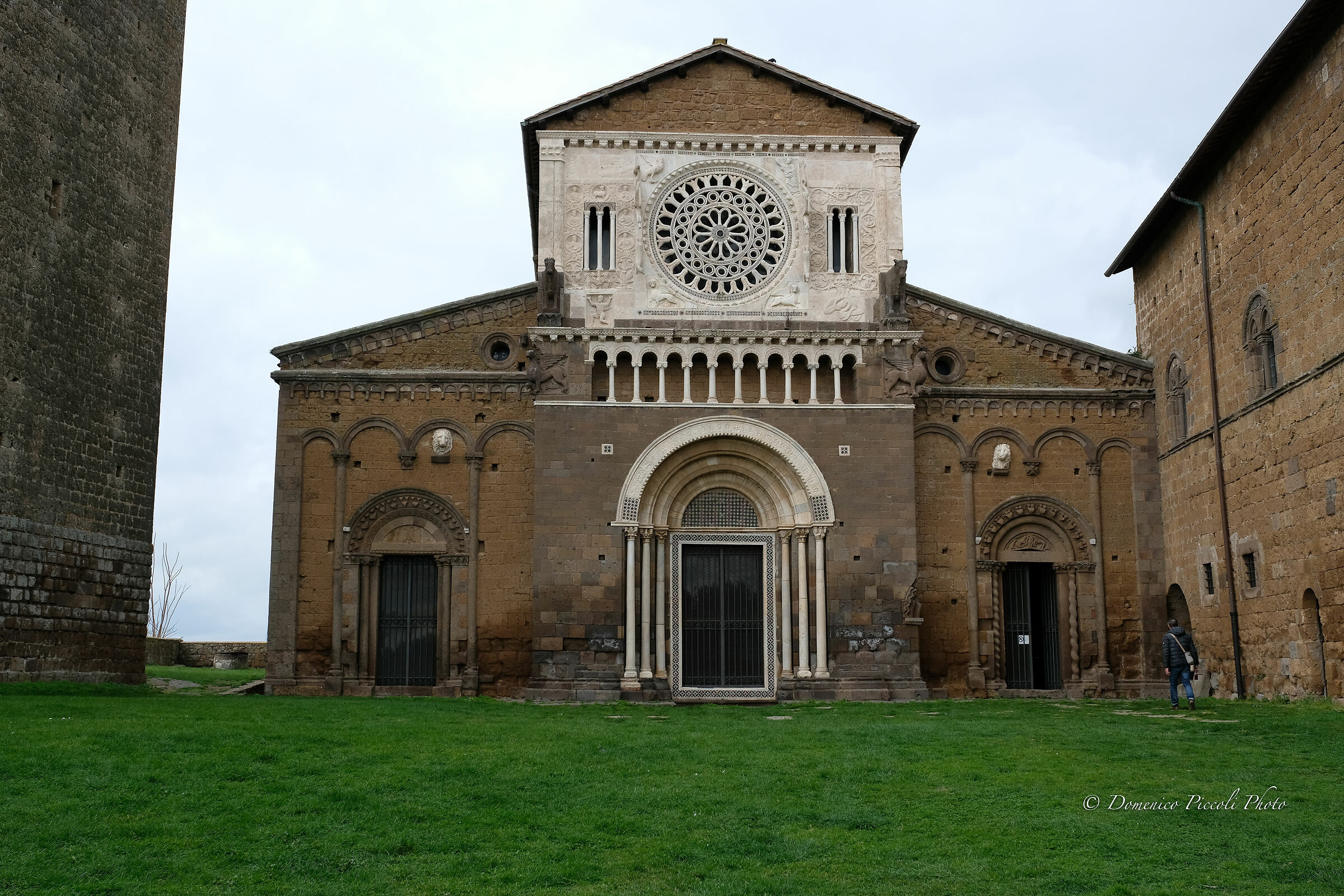 Tuscania-Basilica di S.Pietro-esterni.