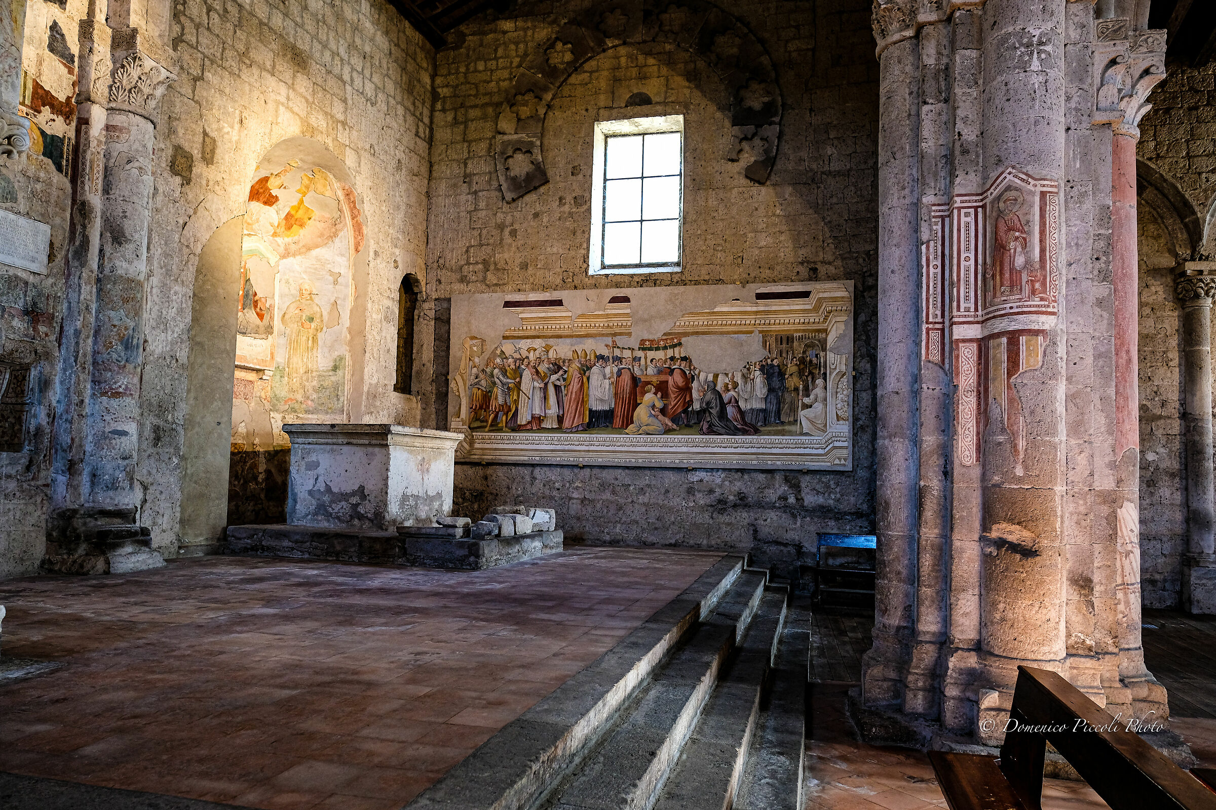 Tuscania Chiesa S.Maria Maggiore-Interno