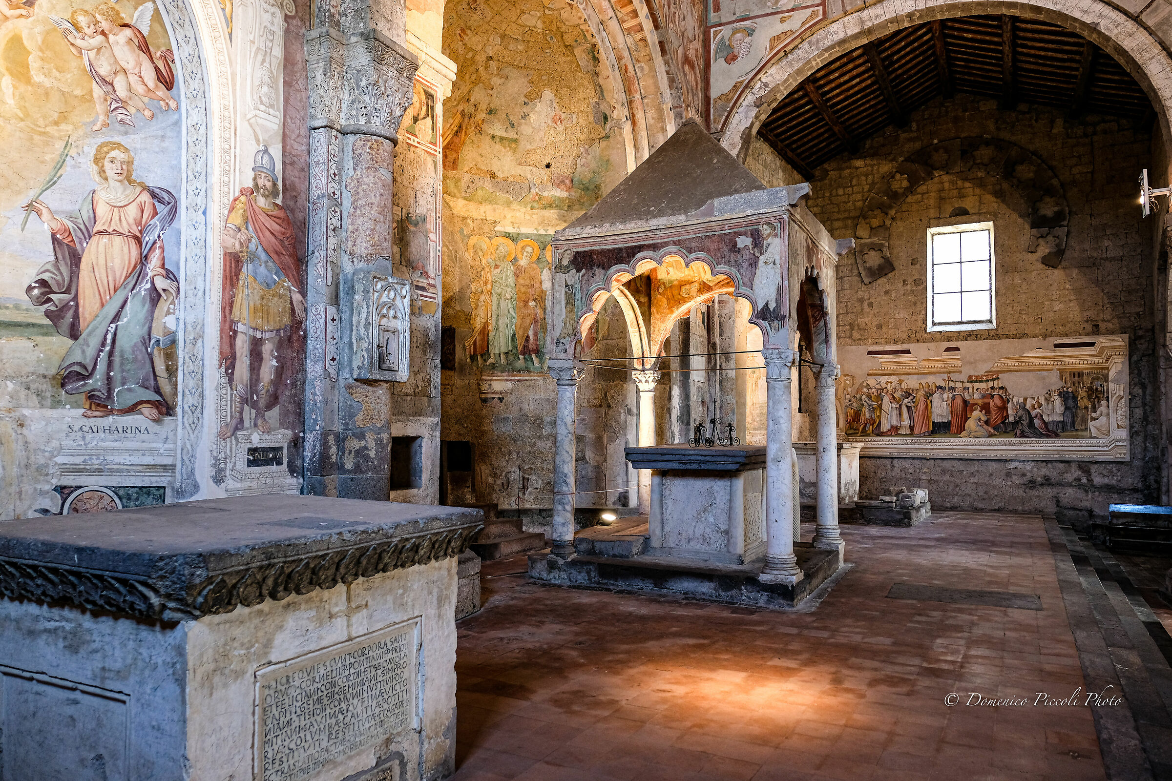 Tuscania Chiesa di S.Maria Maggiore-Interno