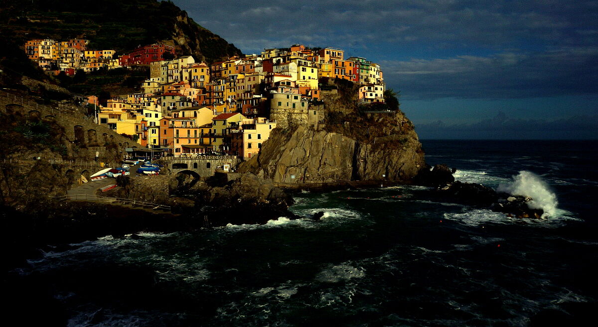 Vien la sera a Manarola