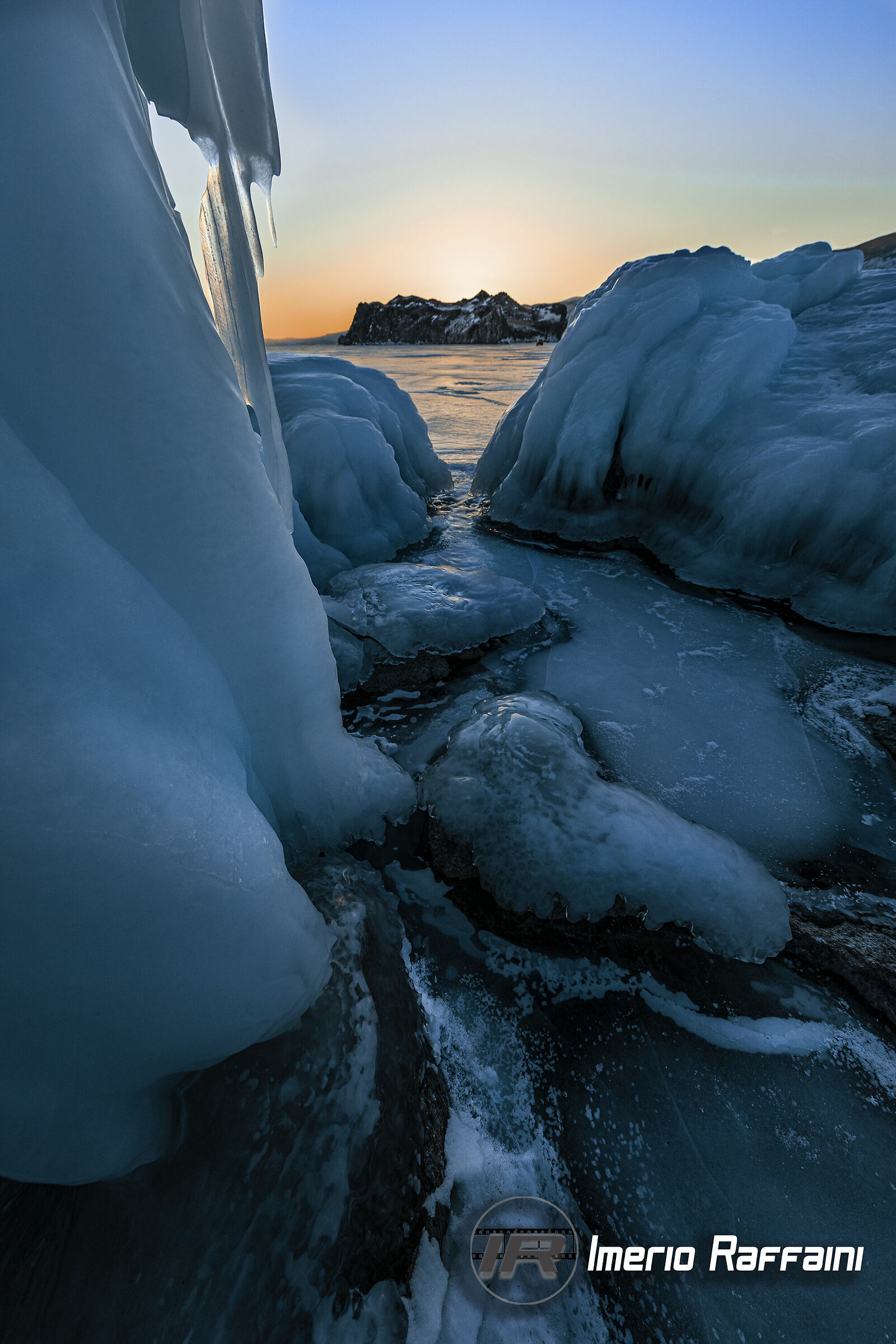 Tramonto sul lago Baikal
