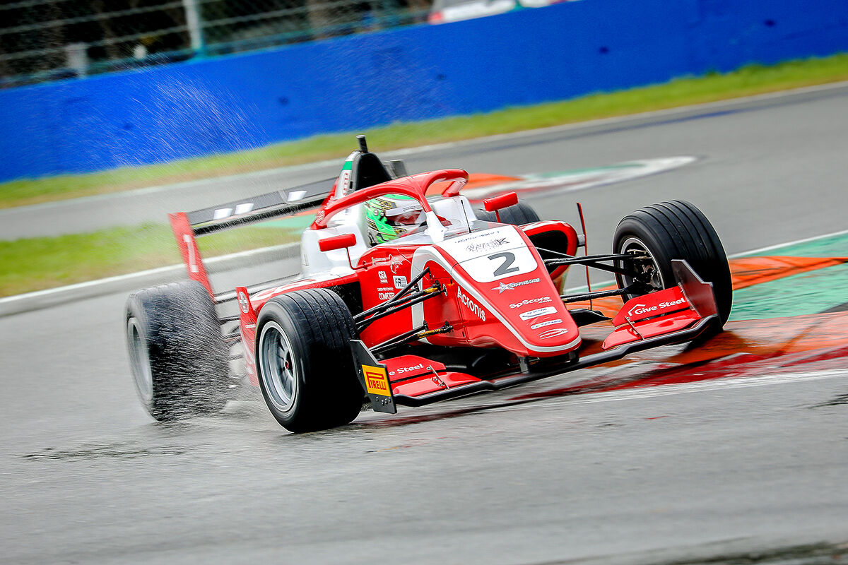 Frederick Vesti winning in the rain