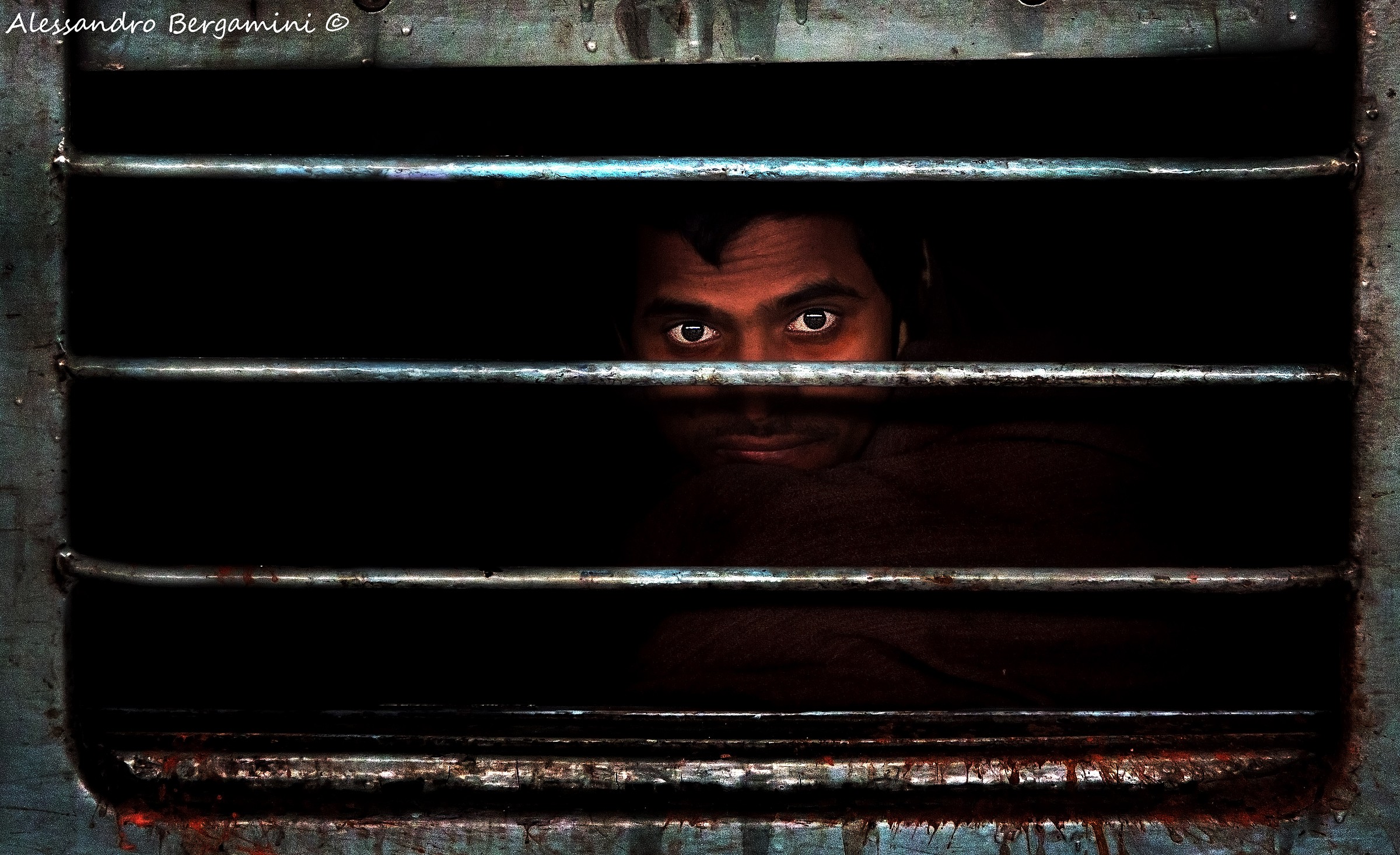 occhi sul treno, india..