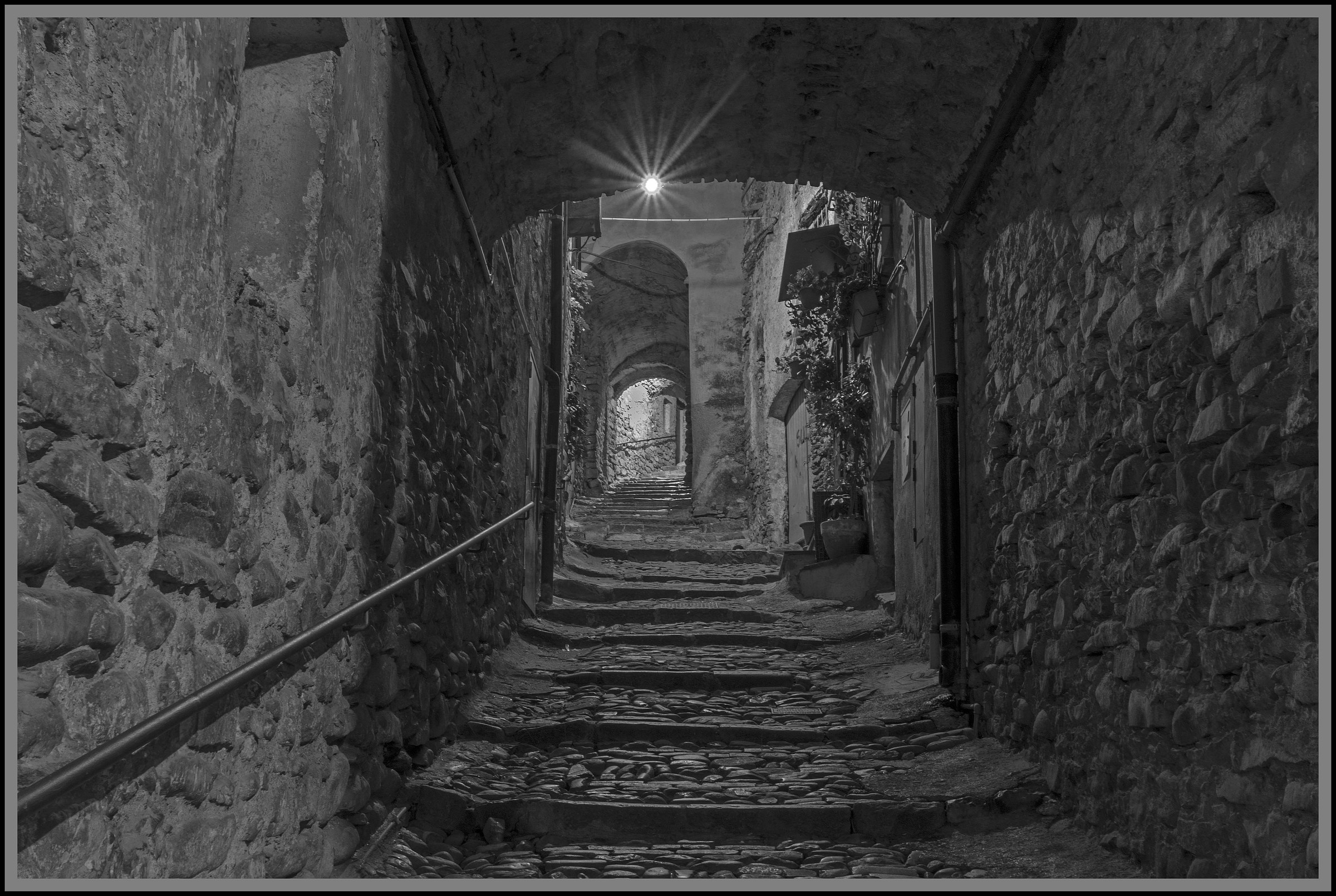 taggia caruggio in pietra