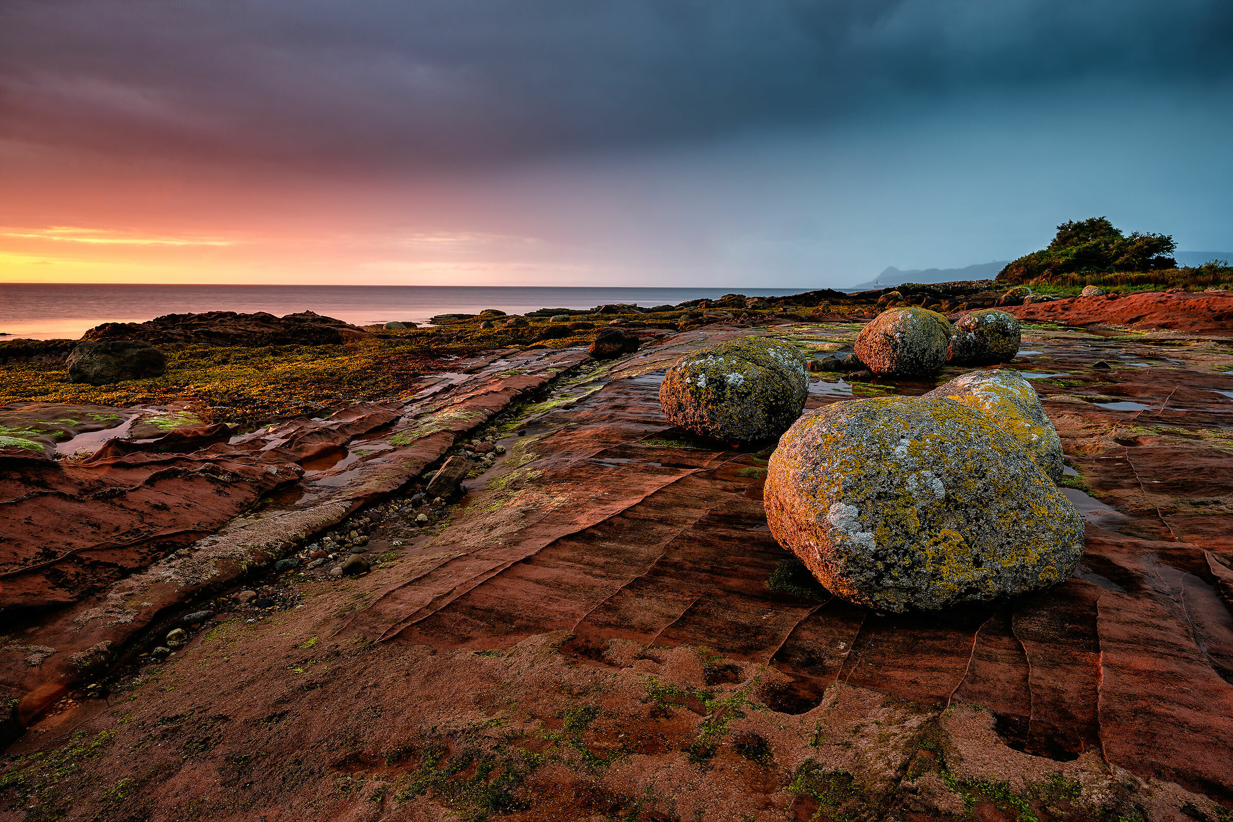 Arran fossil beach, just before the downpour