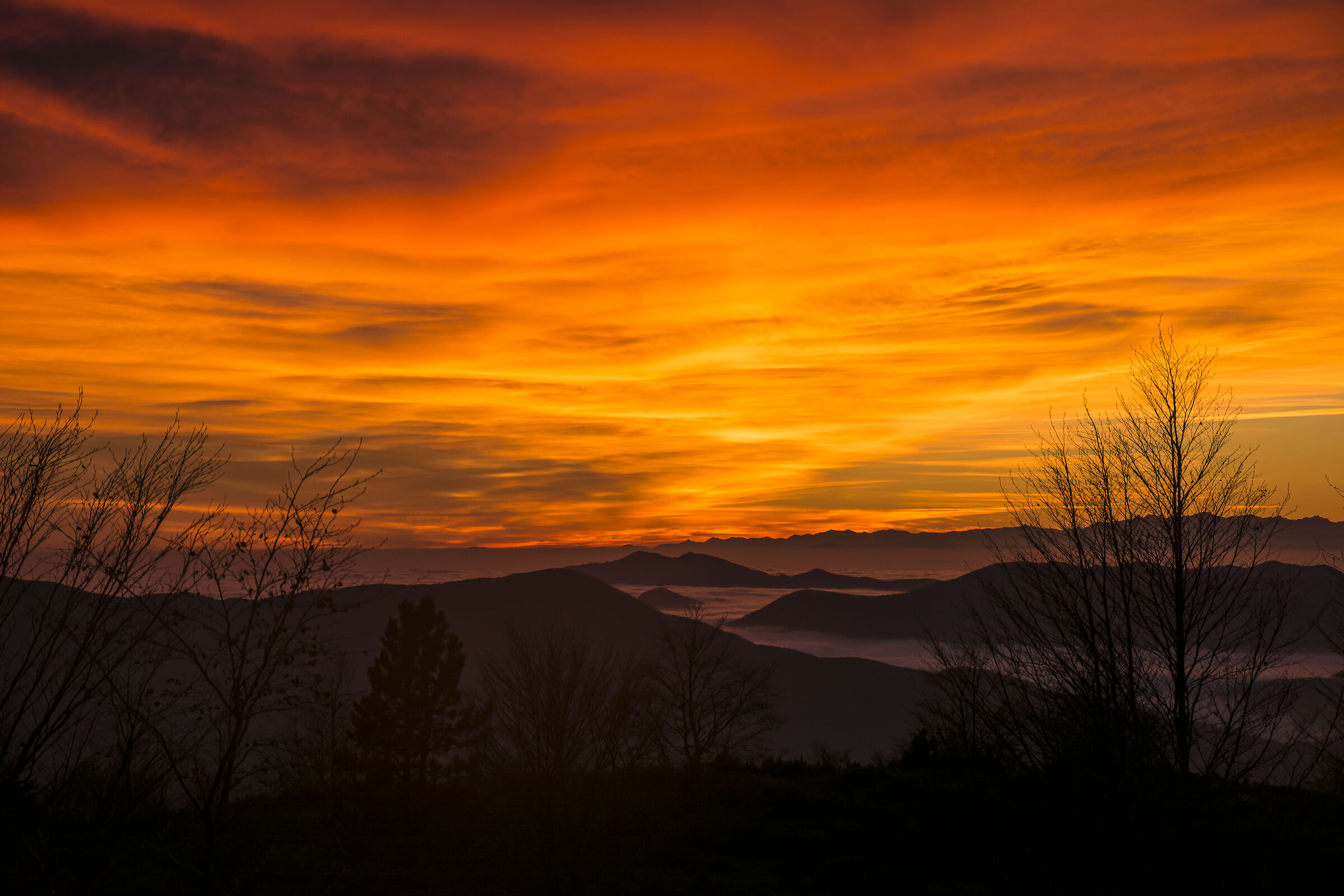 La Val d'Aveto si colora di rosso