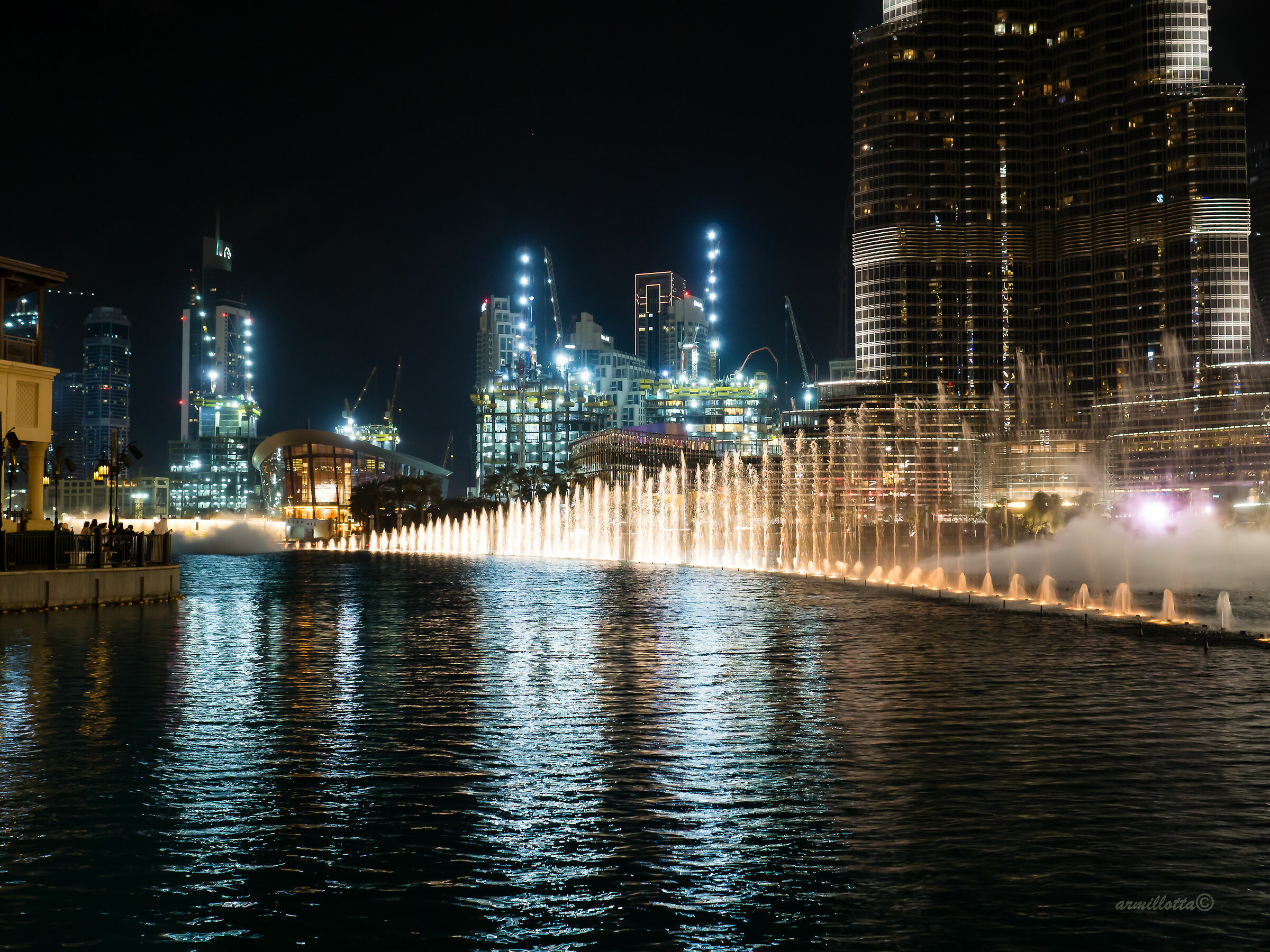 Dancing fountains at the foot of the Burj Khalifa
