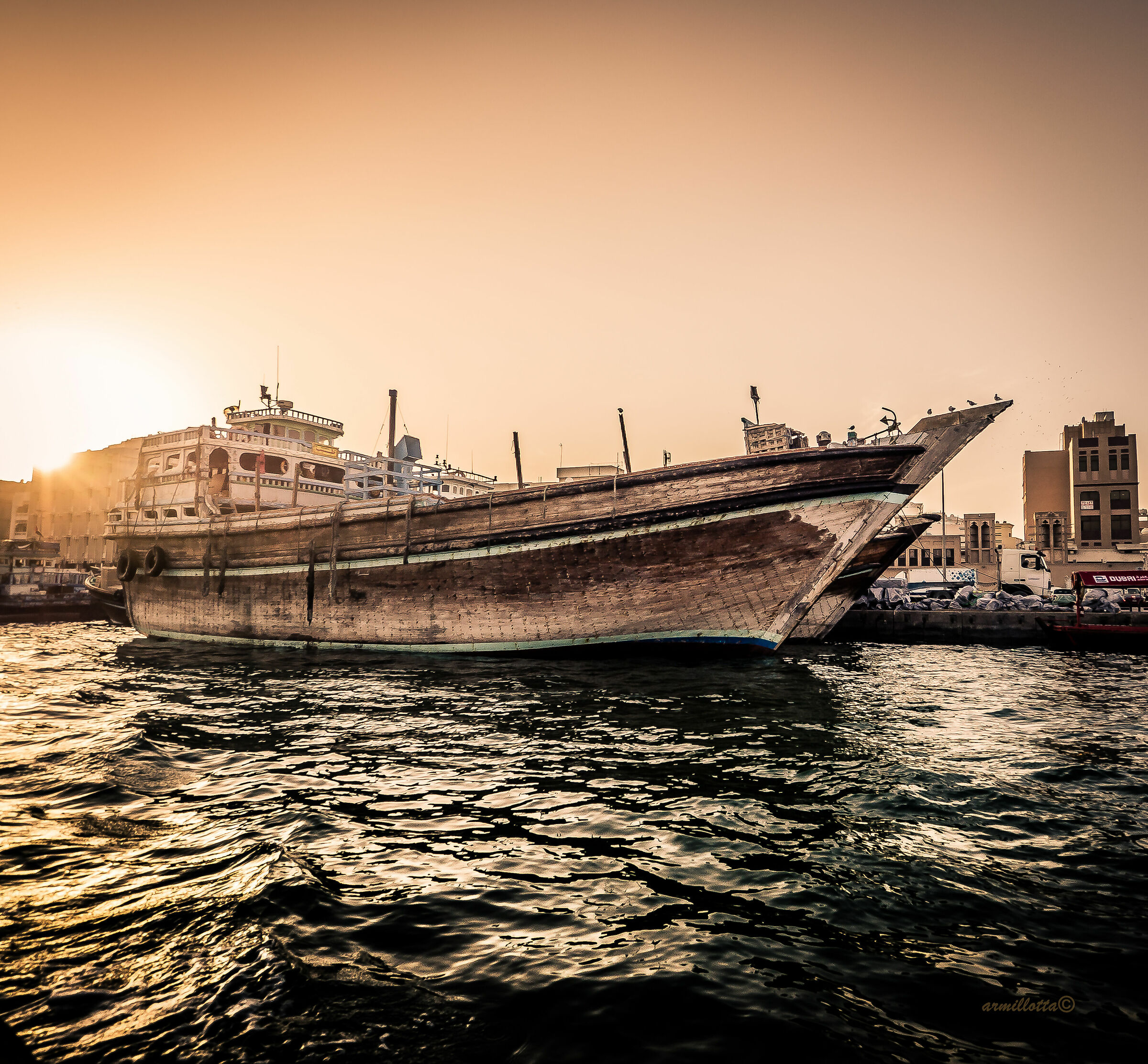 Port old dubai - ship with effects