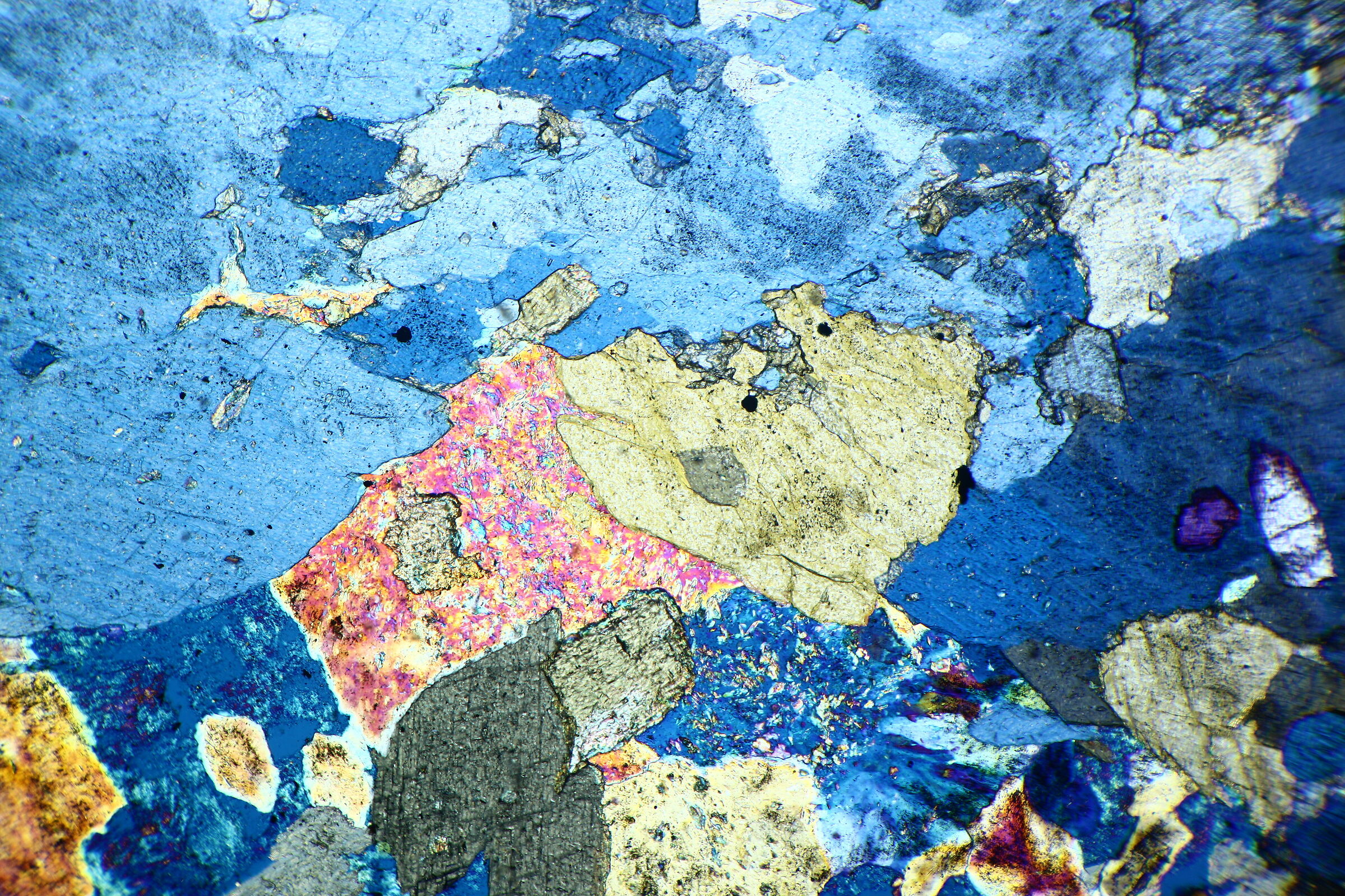 Magnetite 2. Zeiss RA POL + Canon 500d