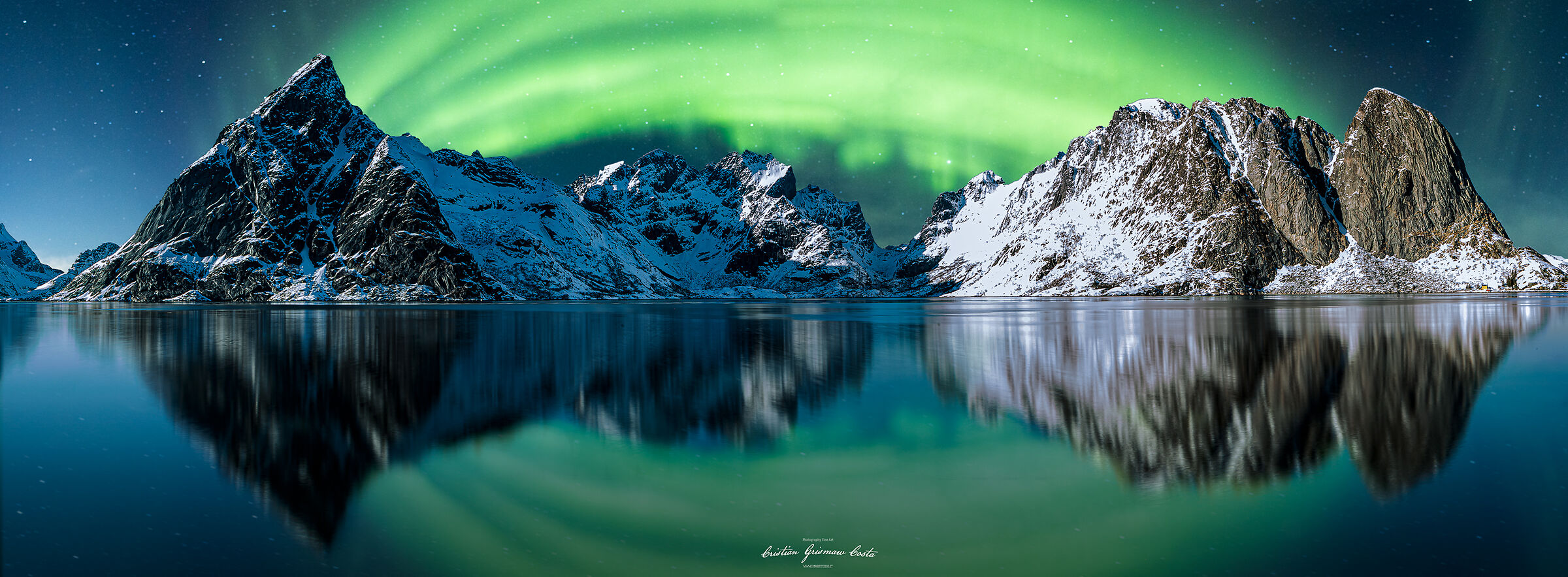 A boring night in Sakrisøy