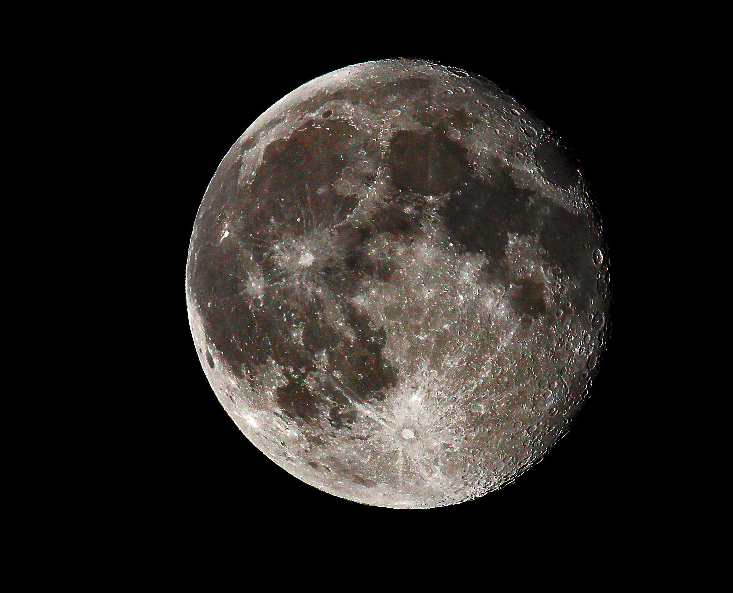 MOON 10 APRIL 2 A.M.