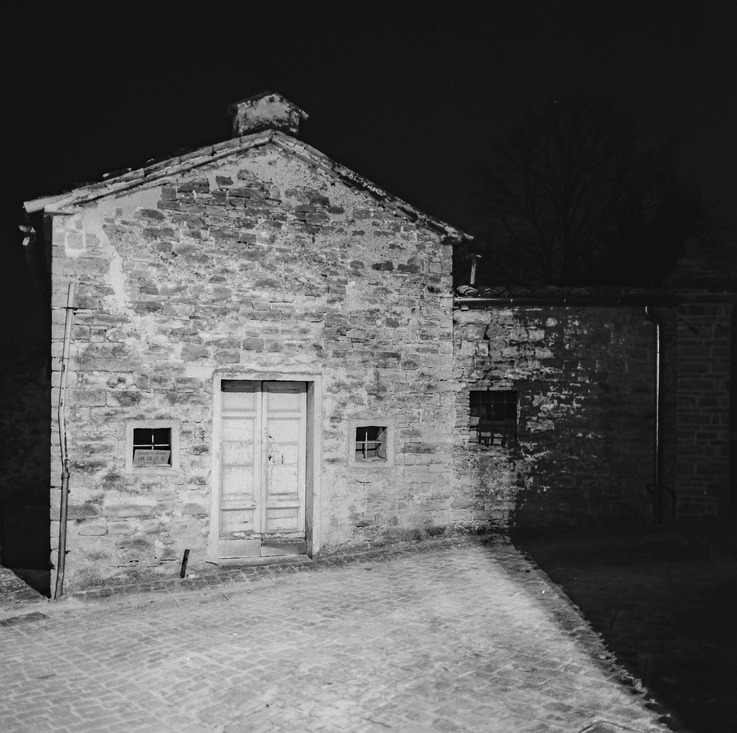 Ville di Serra San Quirico - chiesetta