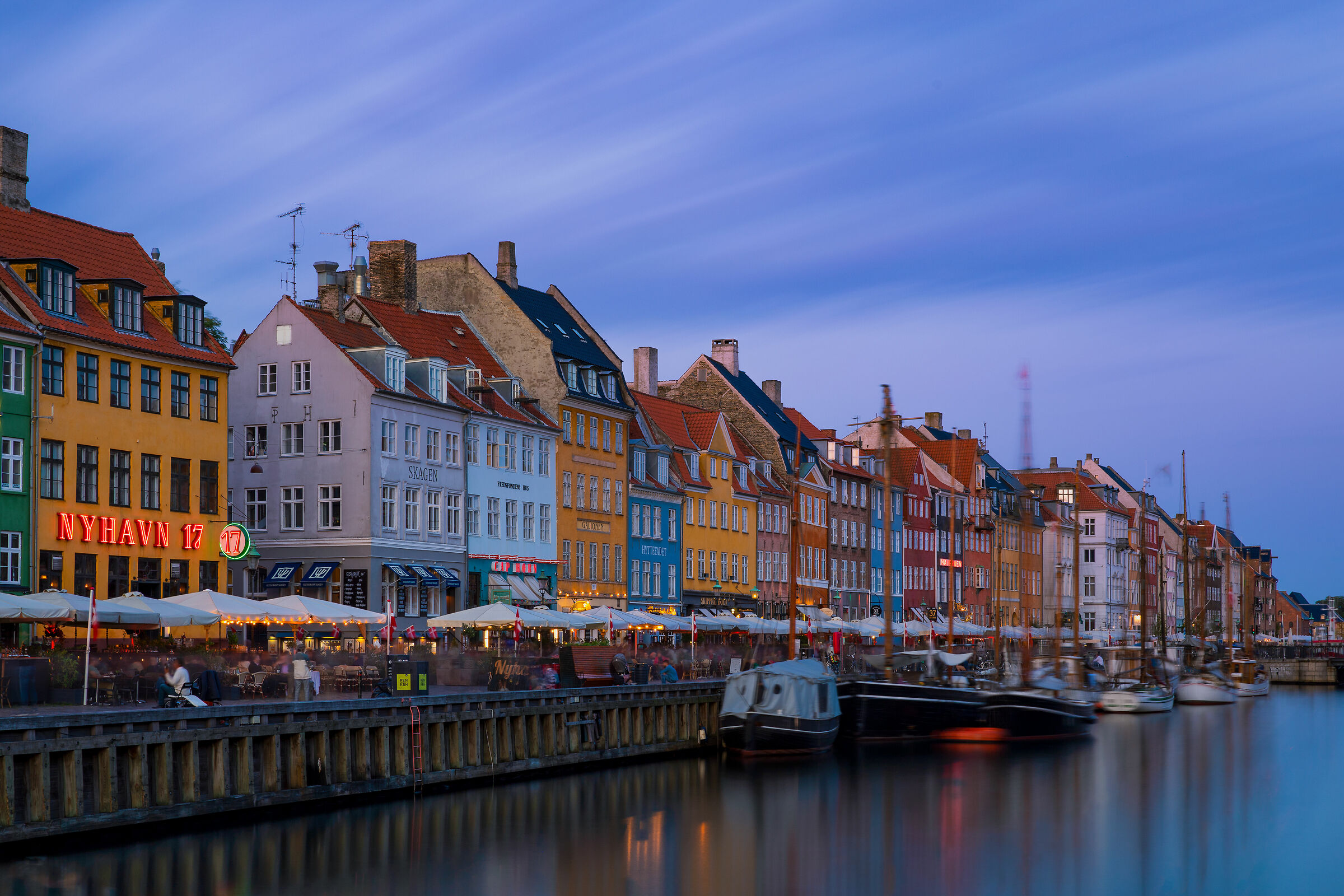 the port of Nyhavn and its colours