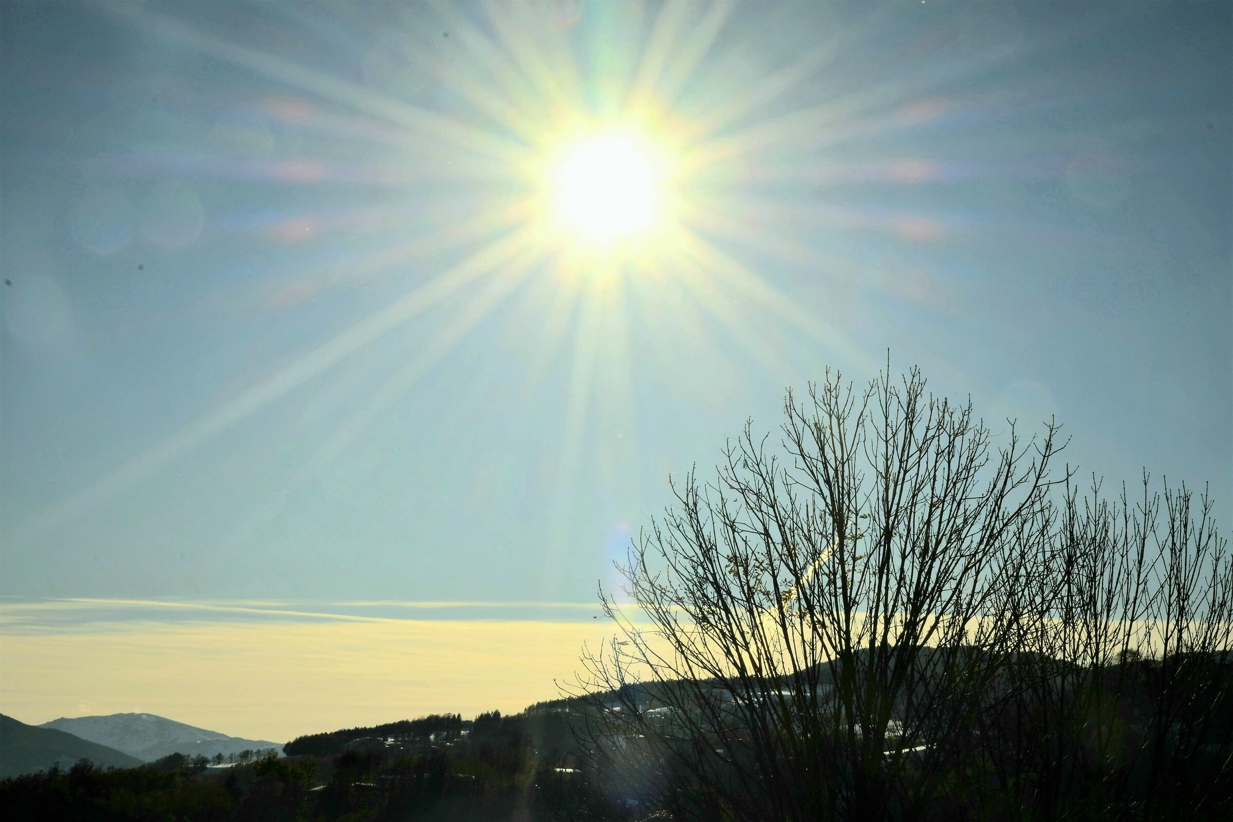 un appennino che pare una distesa di ovatta